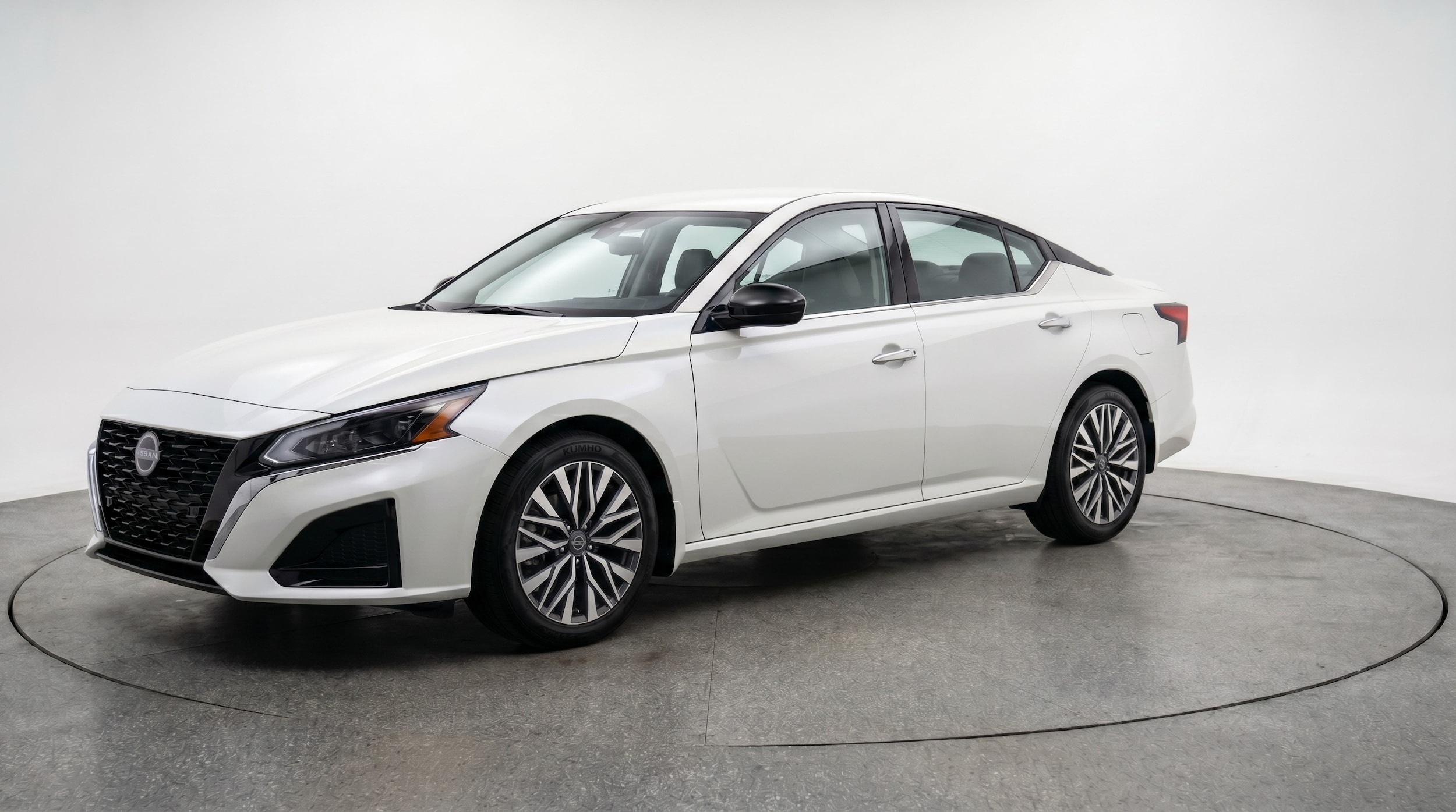 Thumbnail: 2025 Nissan Altima - 3