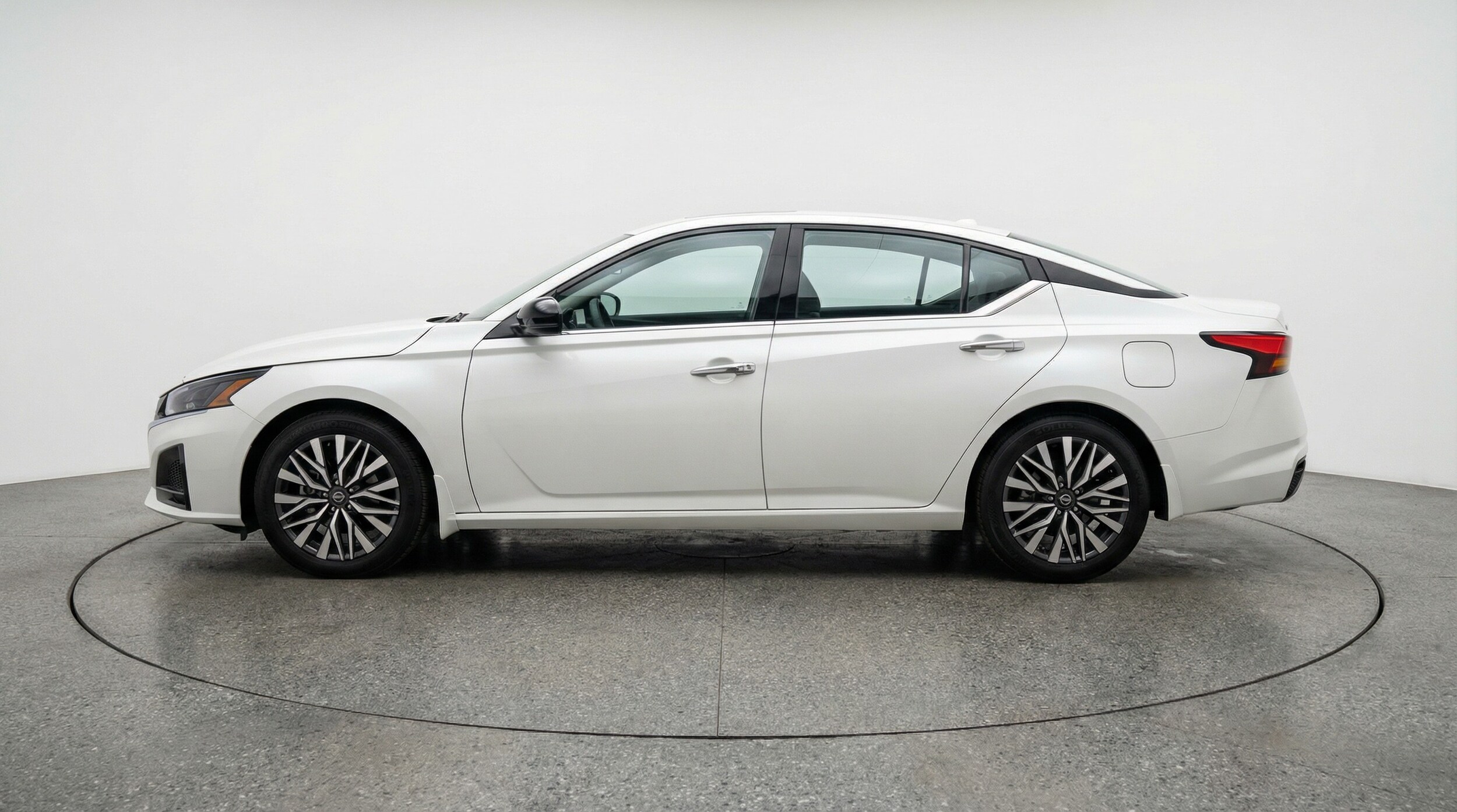 Thumbnail: 2025 Nissan Altima - 4