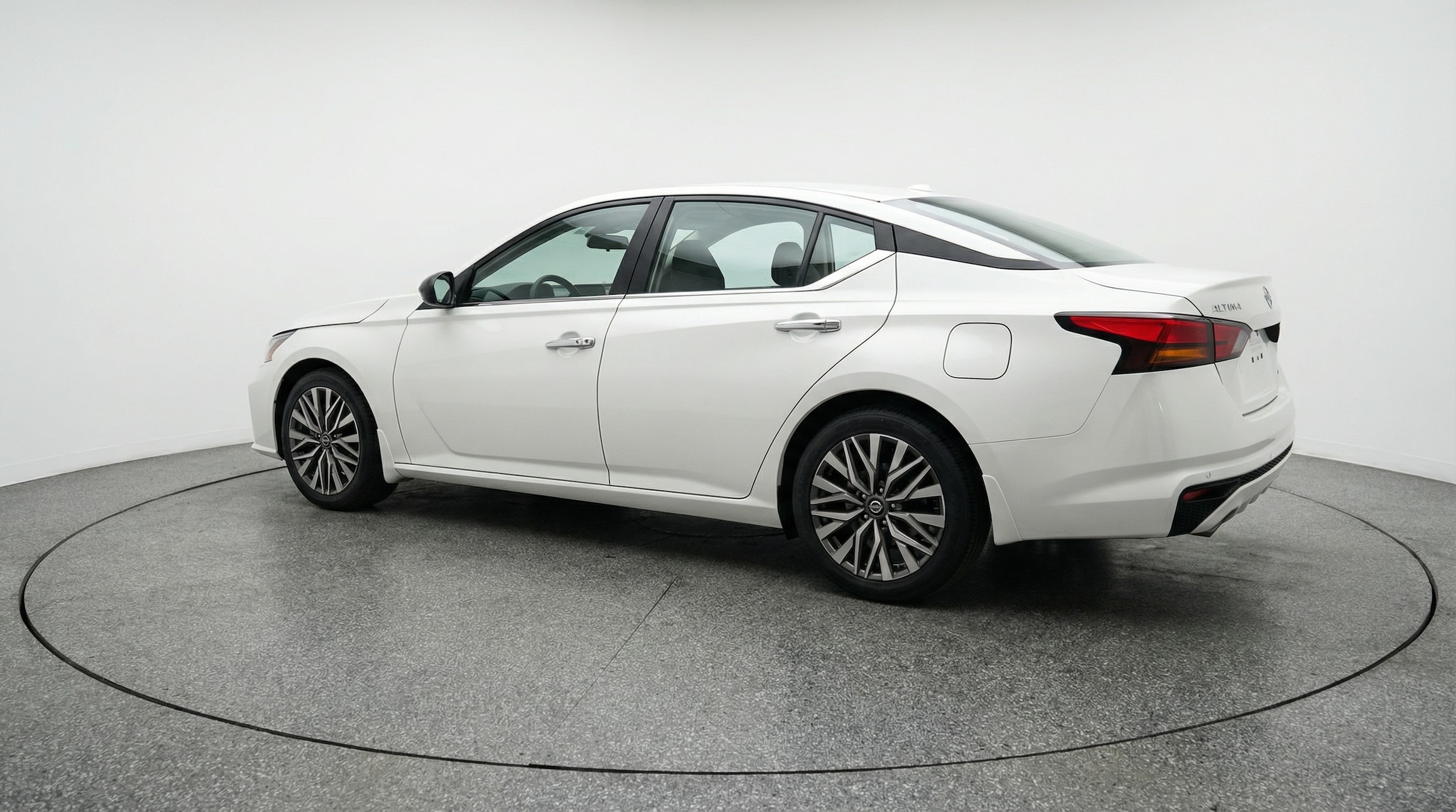 Thumbnail: 2025 Nissan Altima - 5