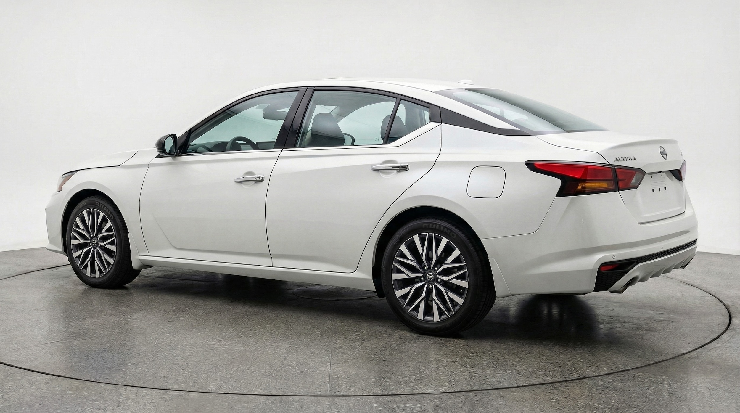 Thumbnail: 2025 Nissan Altima - 5