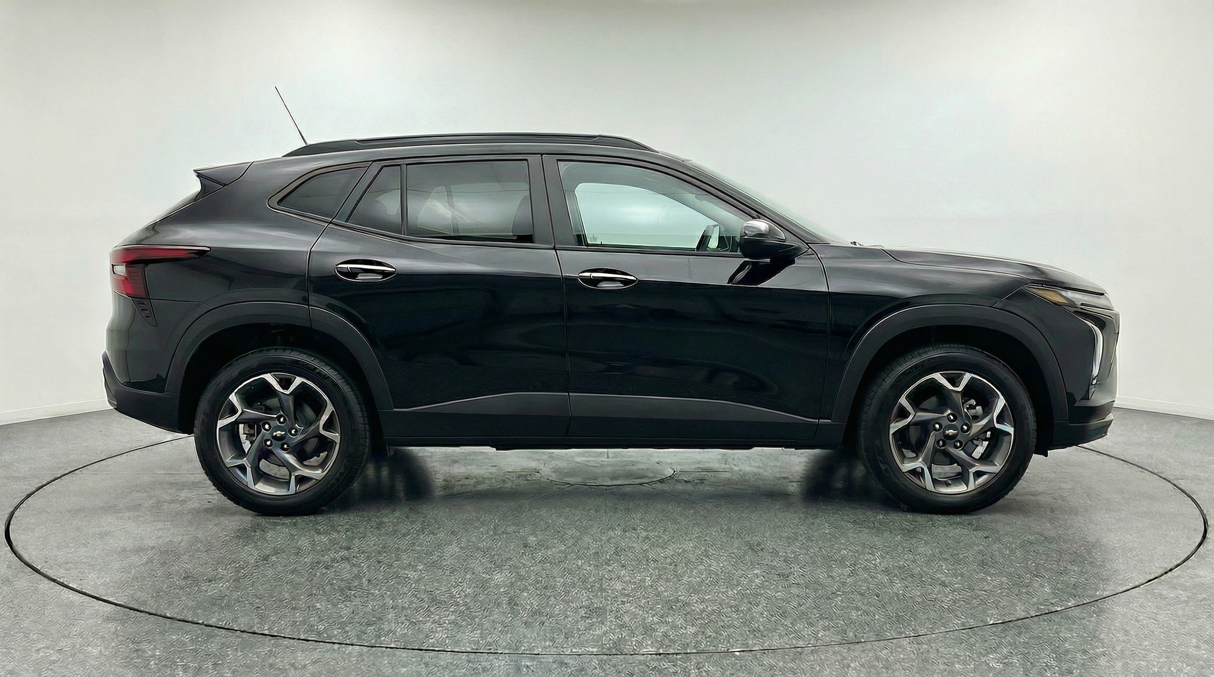 Thumbnail: 2025 Chevrolet Trax - 8