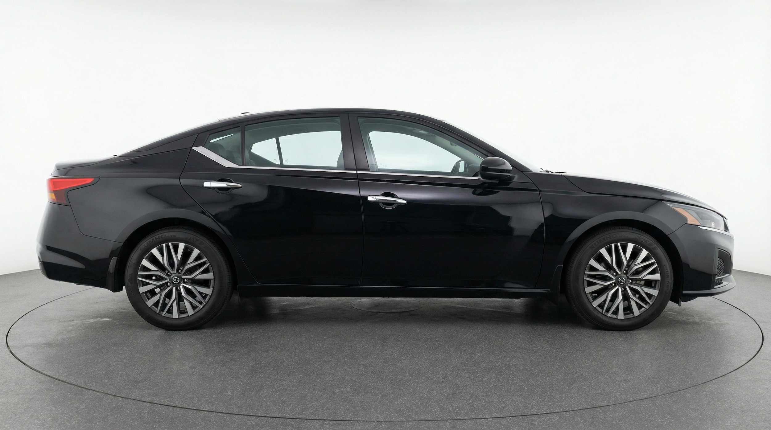 Thumbnail: 2025 Nissan Altima - 8