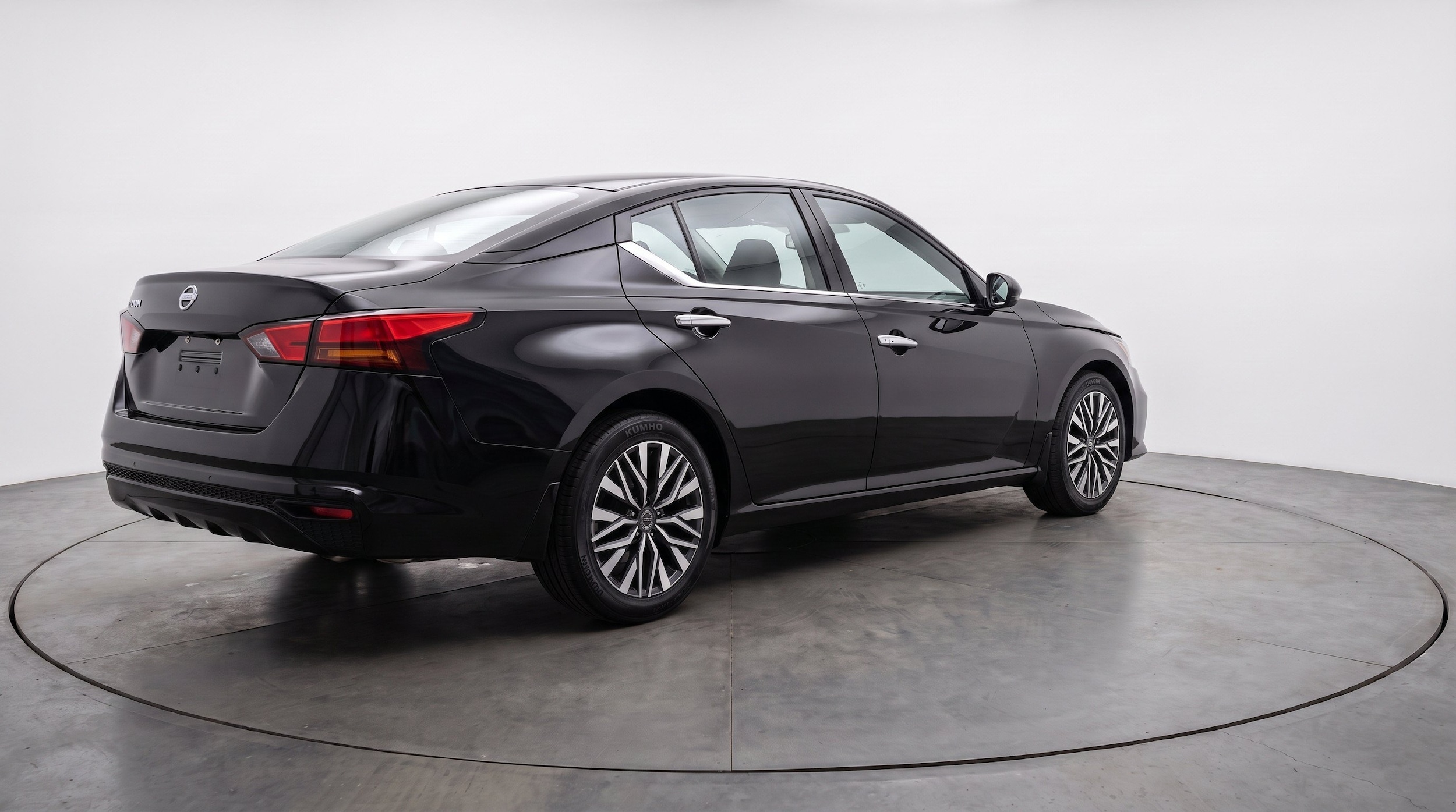 Thumbnail: 2025 Nissan Altima - 9