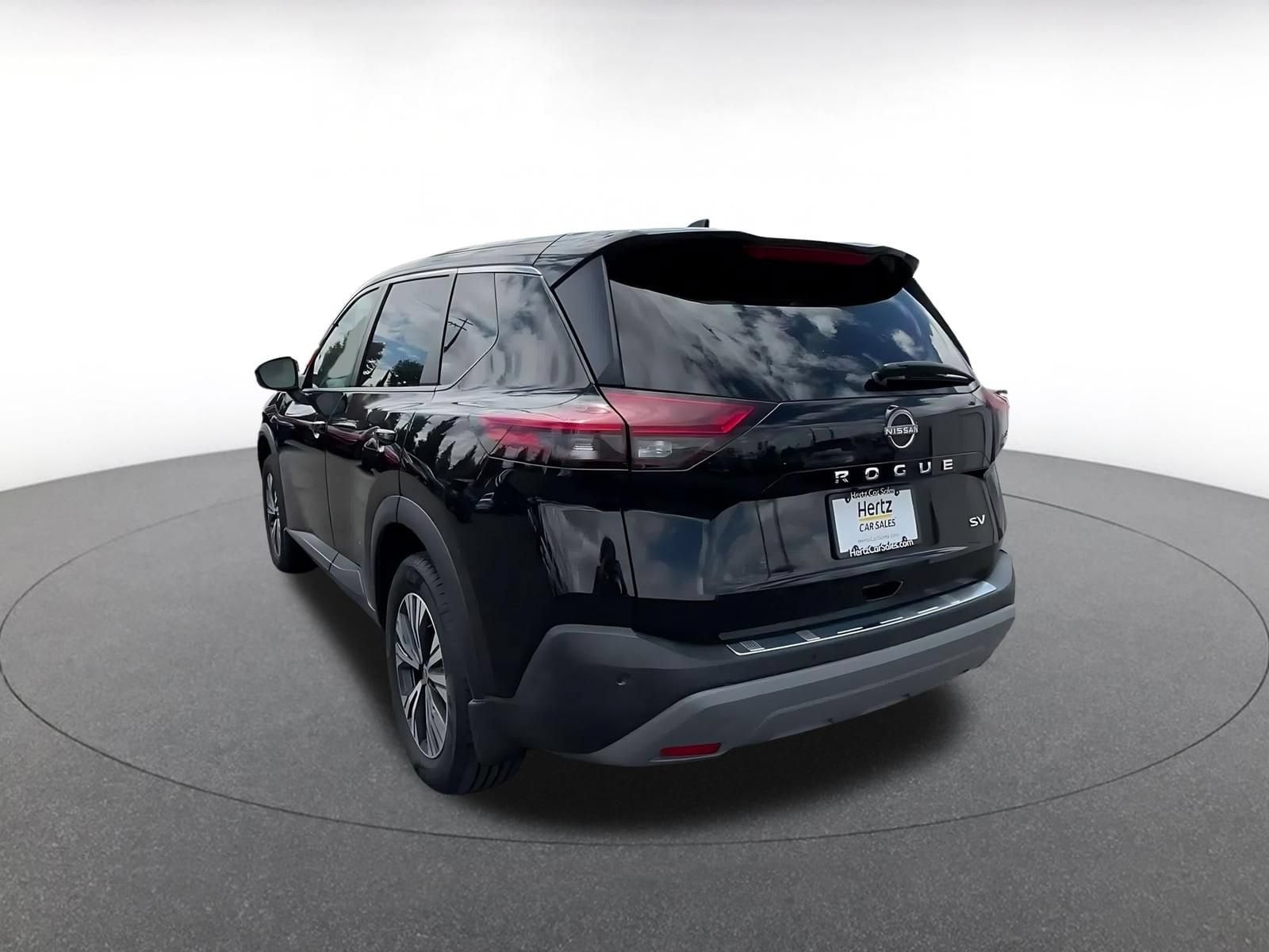 Thumbnail: 2022 Nissan Rogue - 10