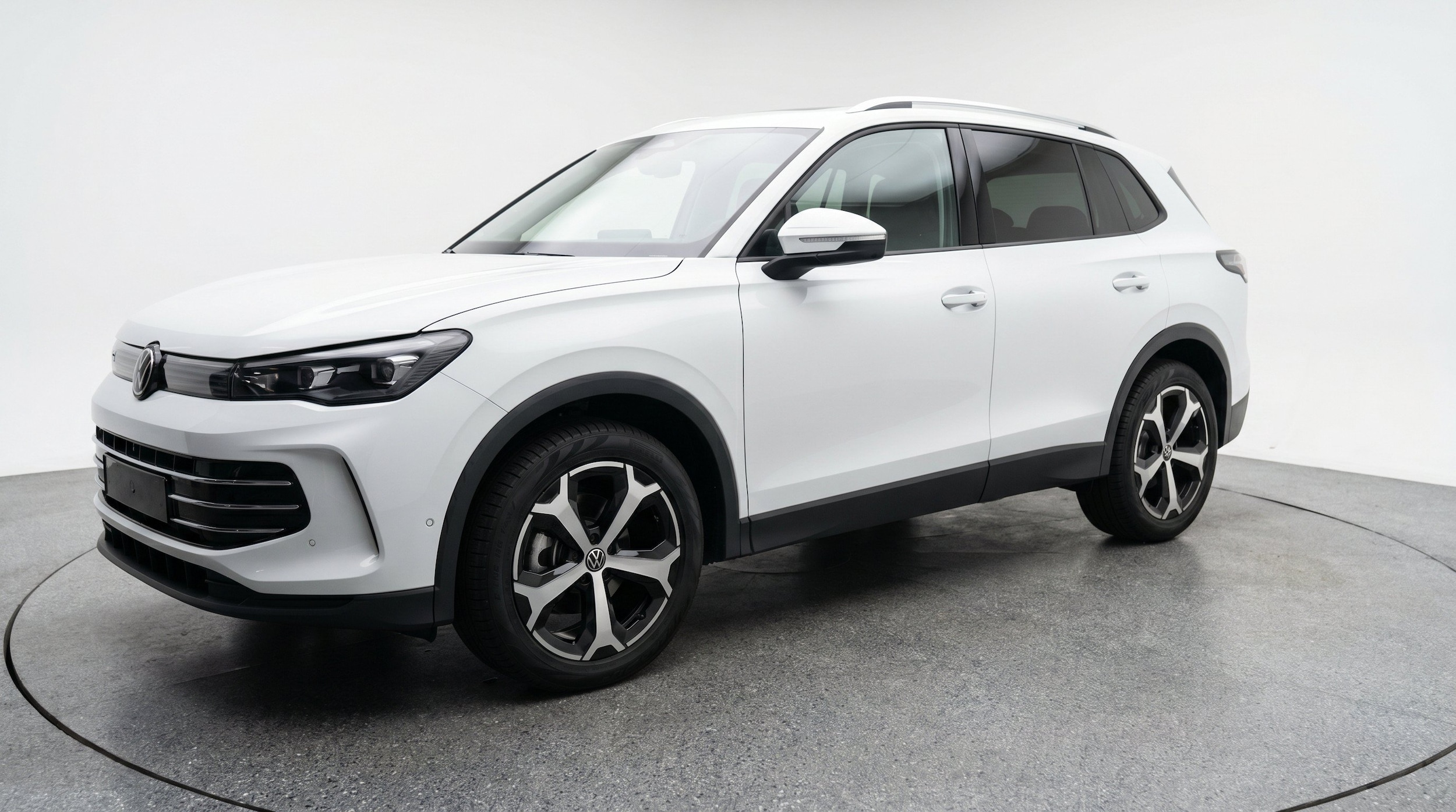 Thumbnail: 2026 Volkswagen Tiguan - 3