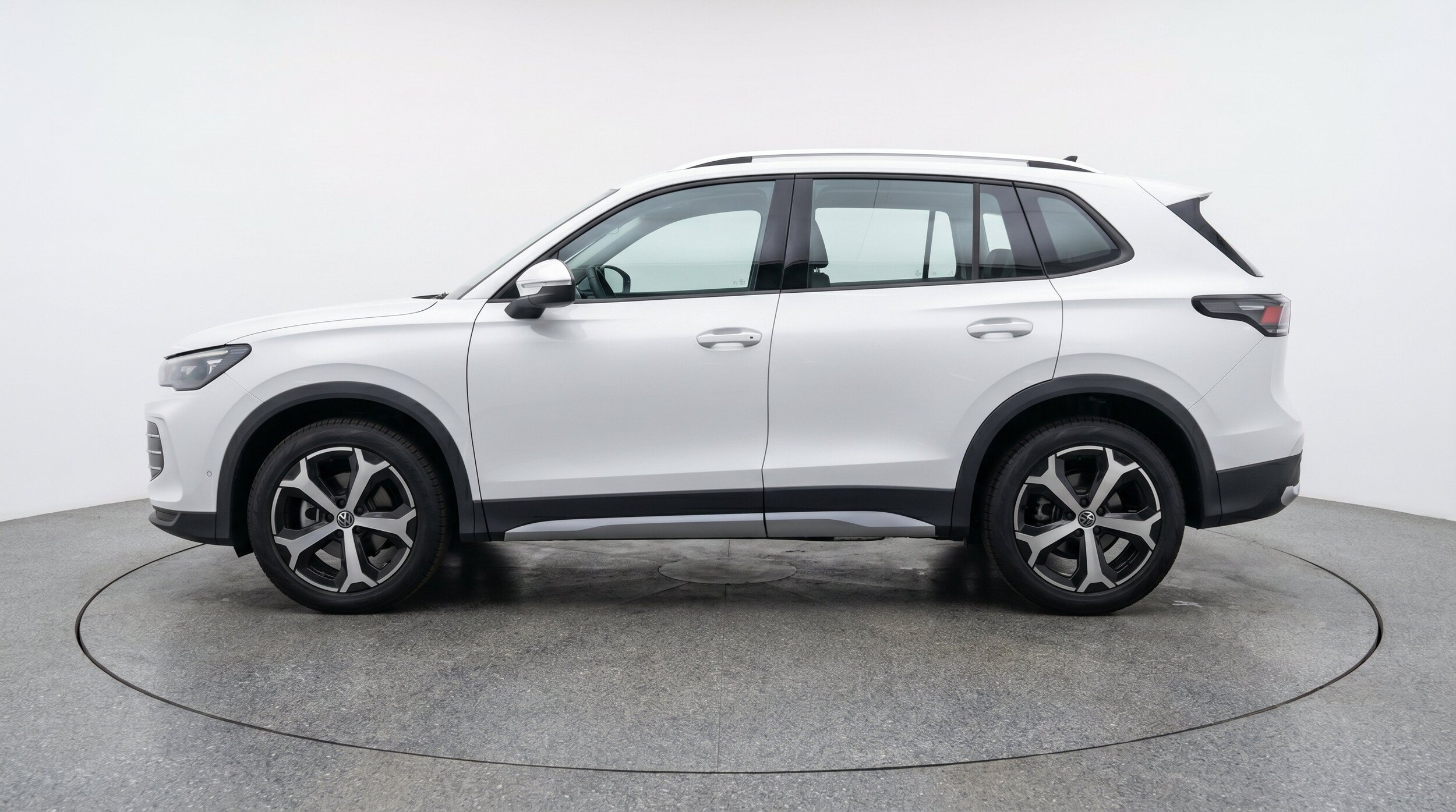Thumbnail: 2026 Volkswagen Tiguan - 5