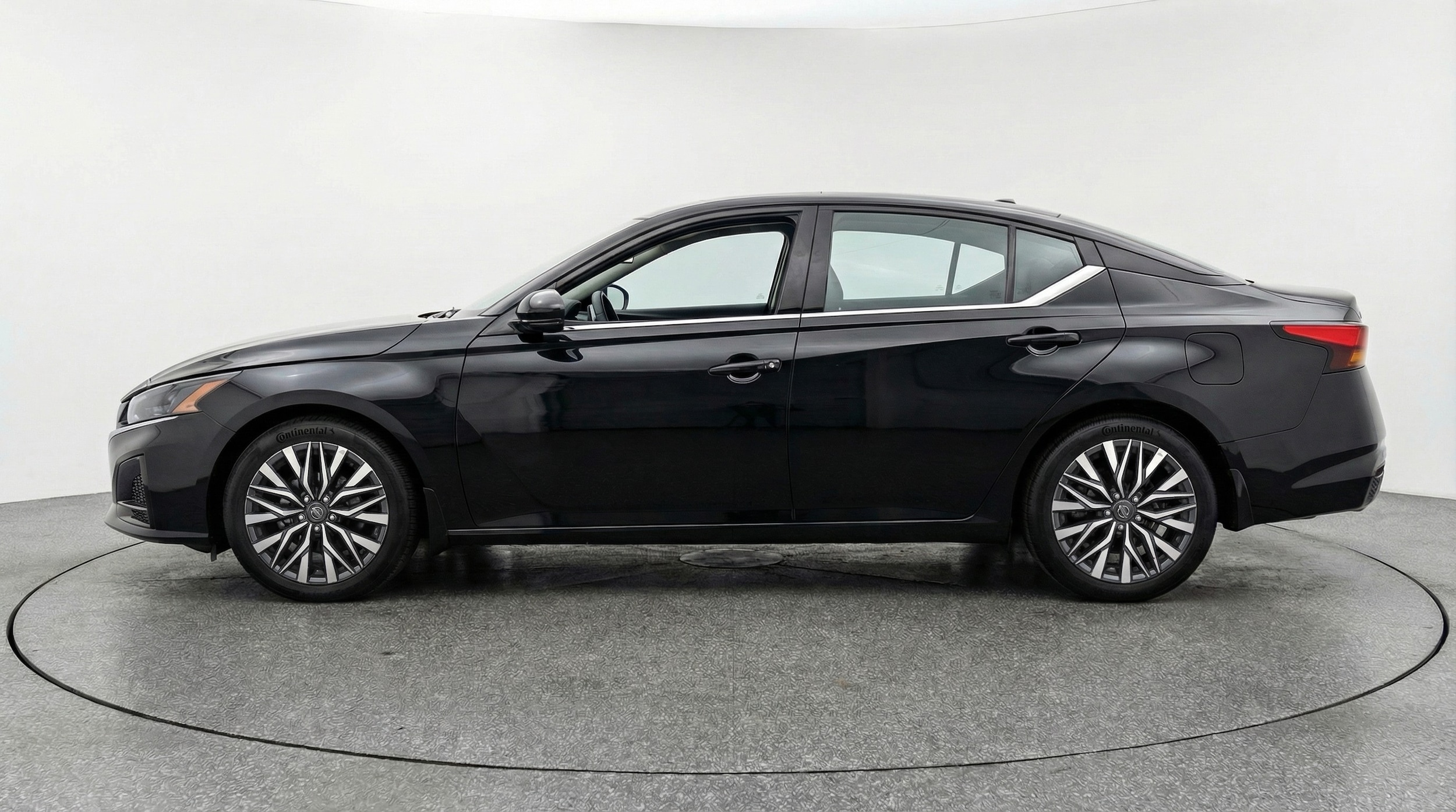 Thumbnail: 2025 Nissan Altima - 4