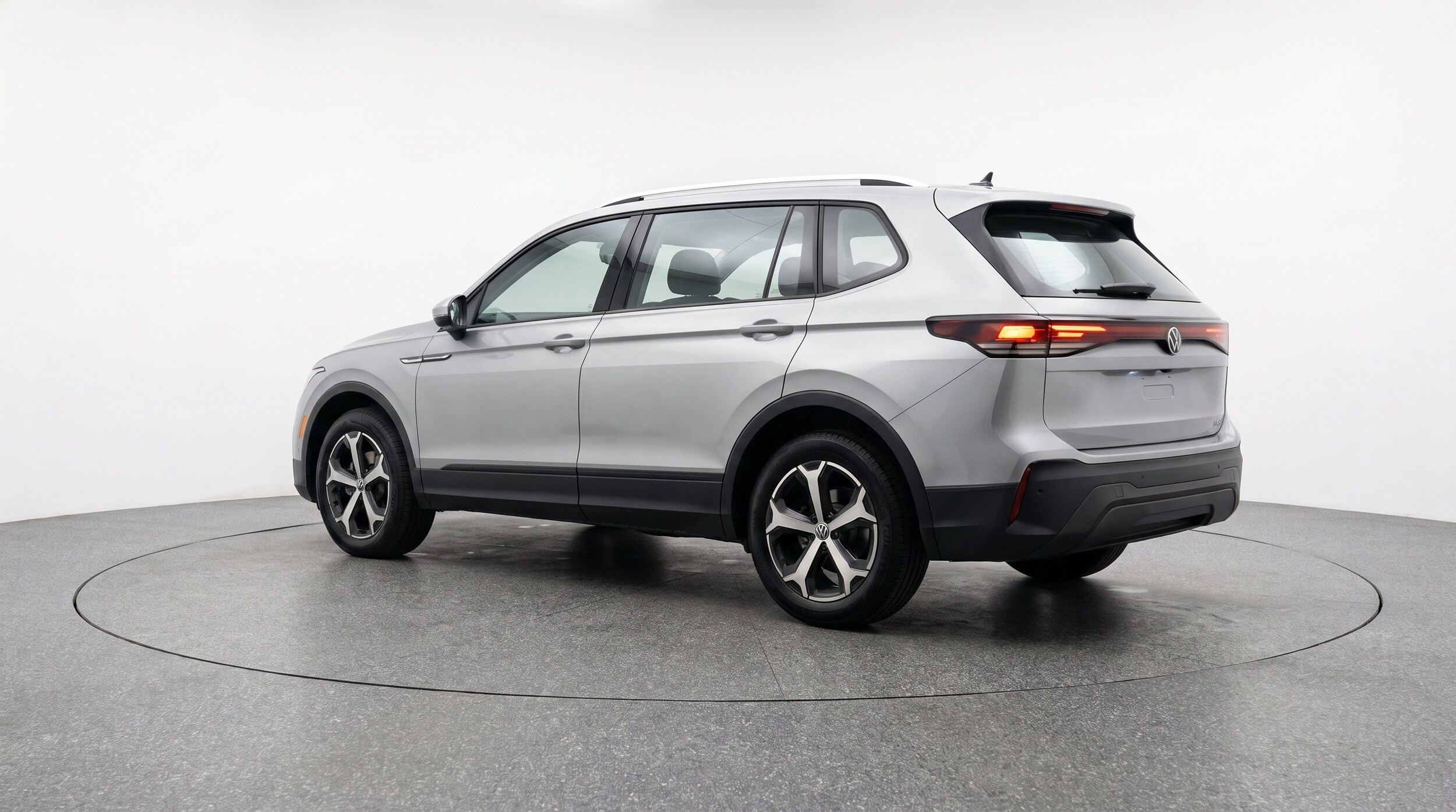 Thumbnail: 2026 Volkswagen Tiguan - 6
