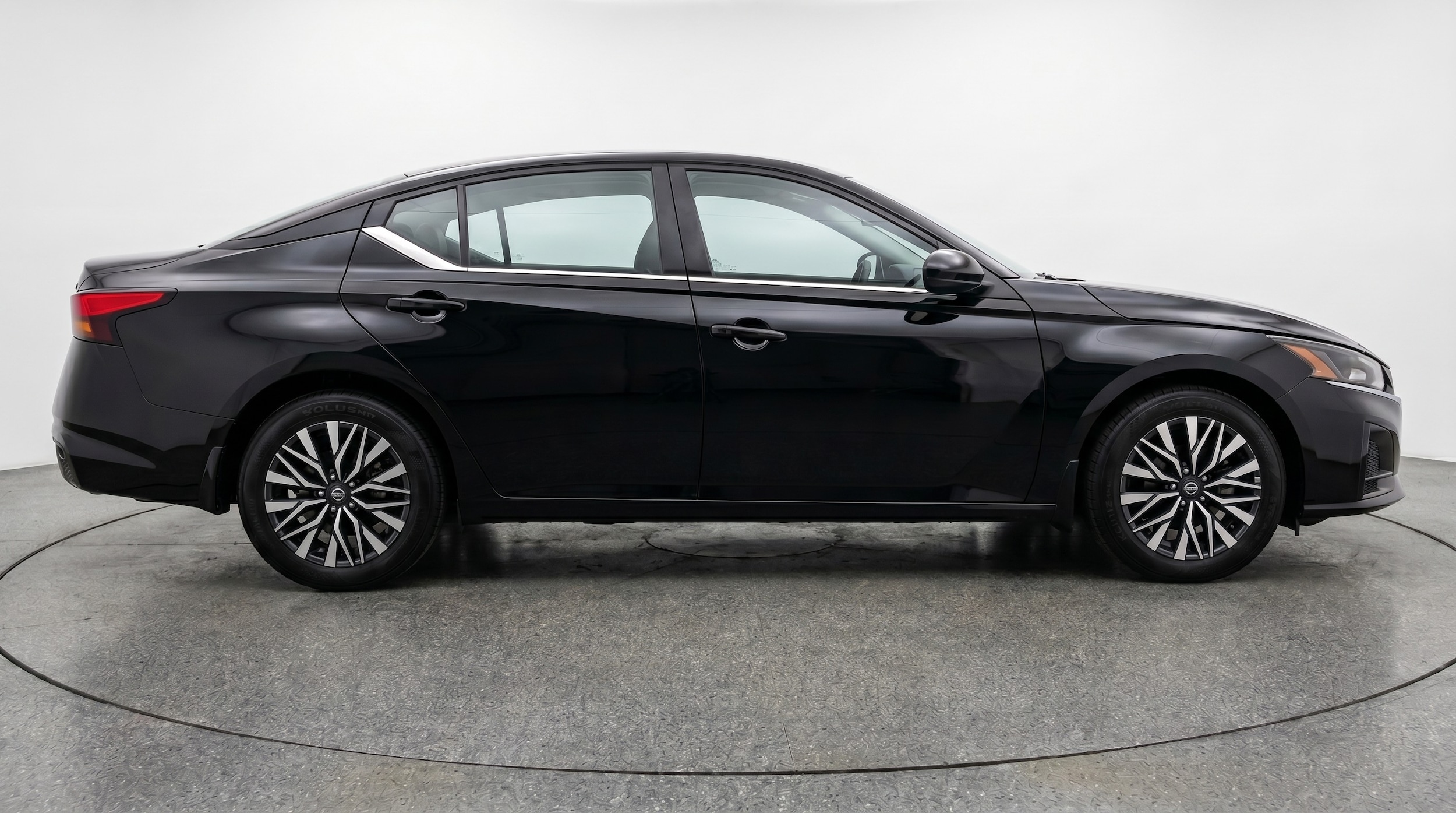 Thumbnail: 2025 Nissan Altima - 8