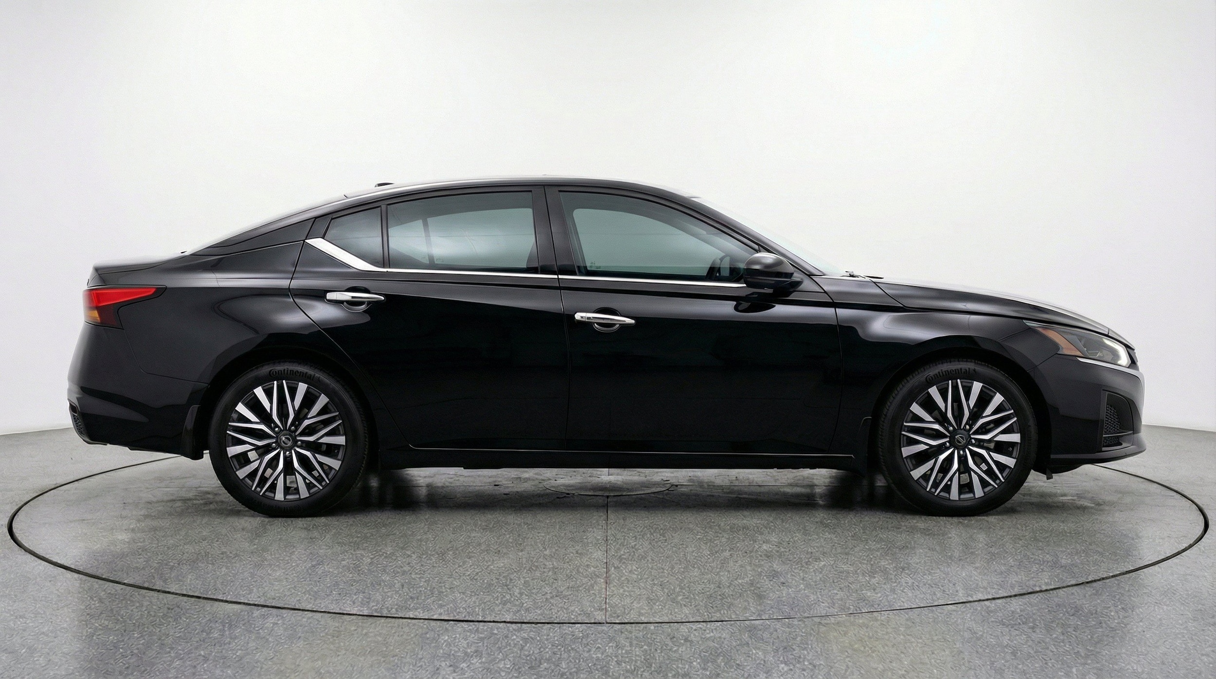 Thumbnail: 2025 Nissan Altima - 10