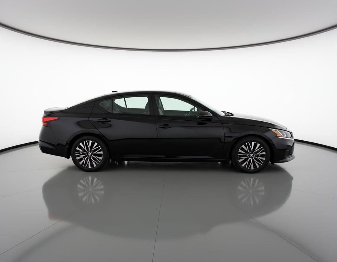 Thumbnail: 2025 Nissan Altima - 11