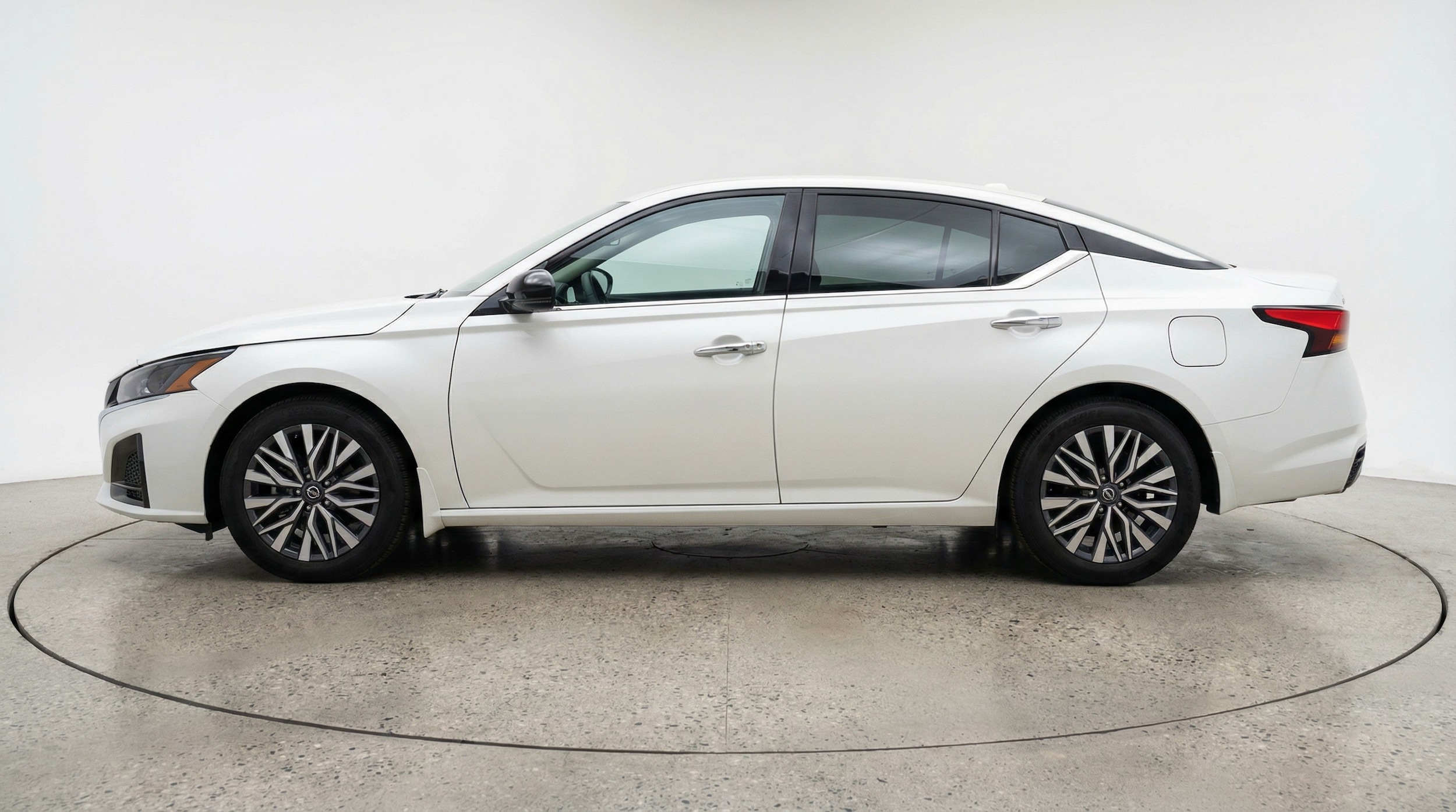 Thumbnail: 2025 Nissan Altima - 4