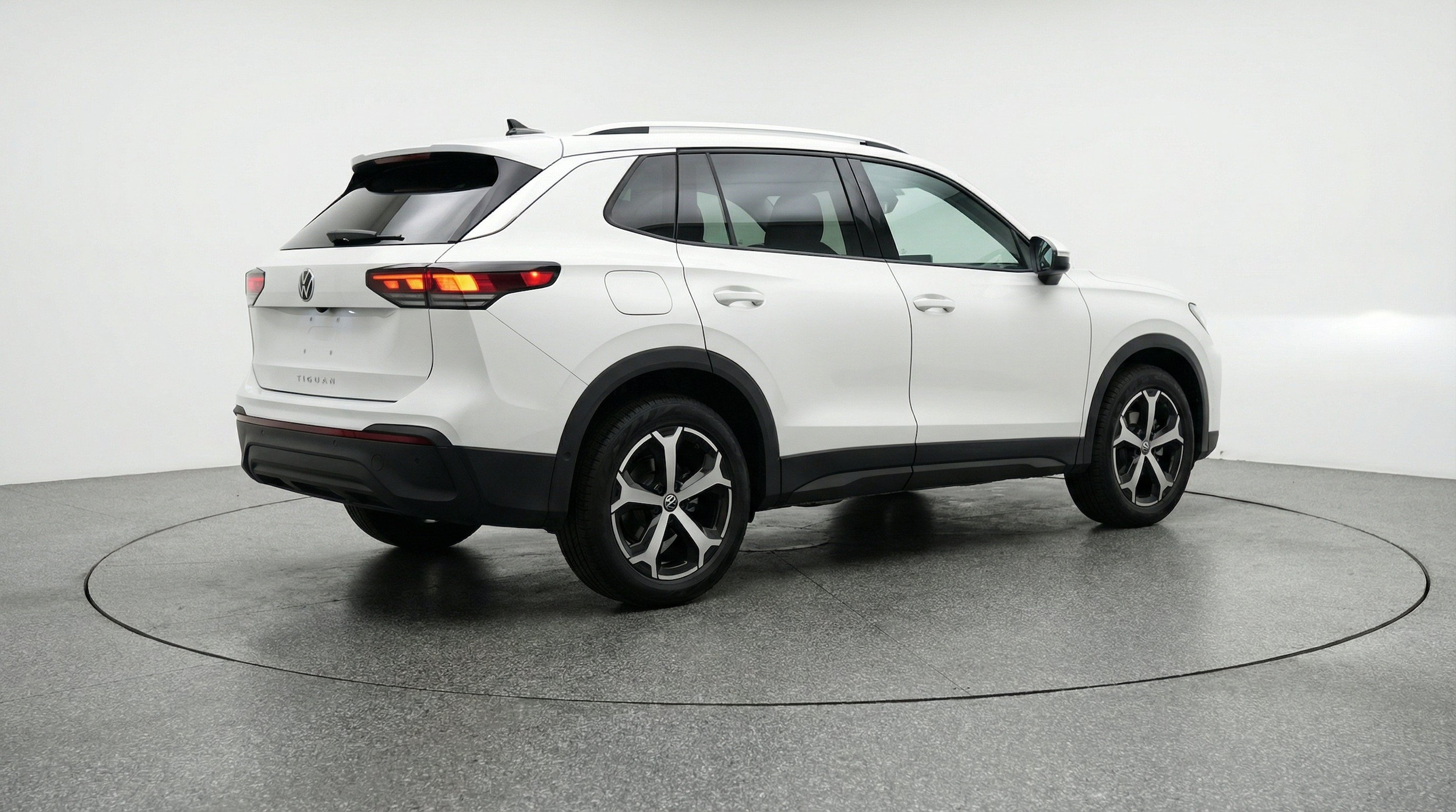Thumbnail: 2026 Volkswagen Tiguan - 9