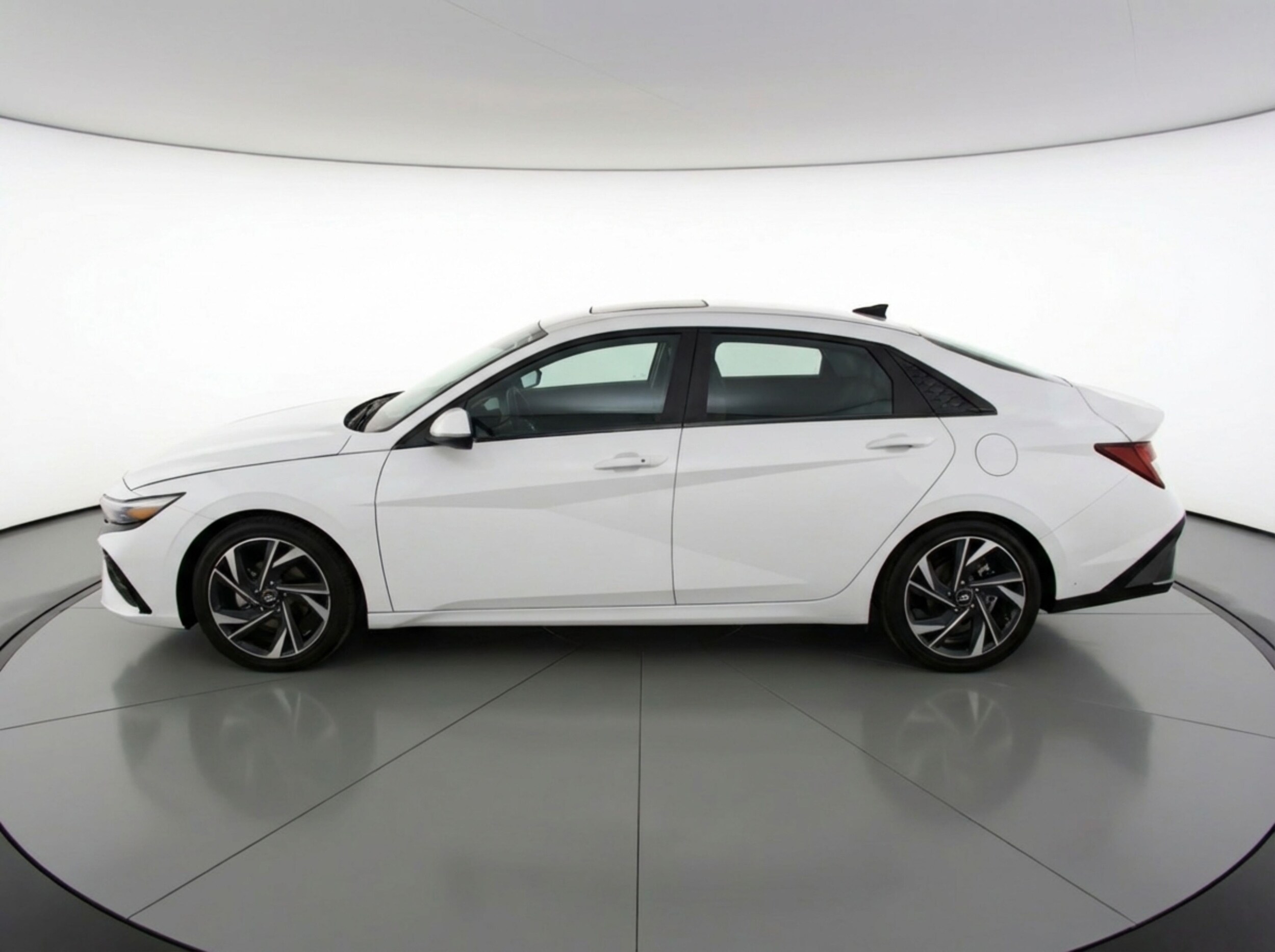 Thumbnail: 2025 Hyundai Elantra - 4