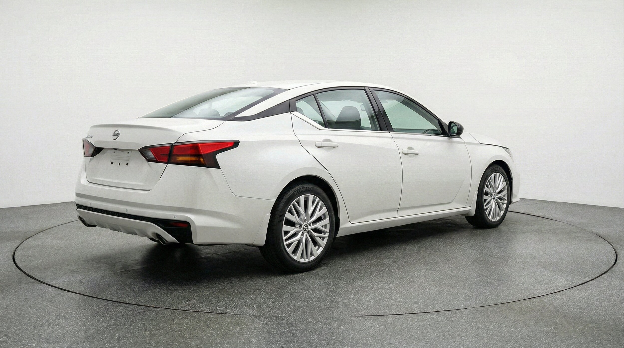 Thumbnail: 2025 Nissan Altima - 9