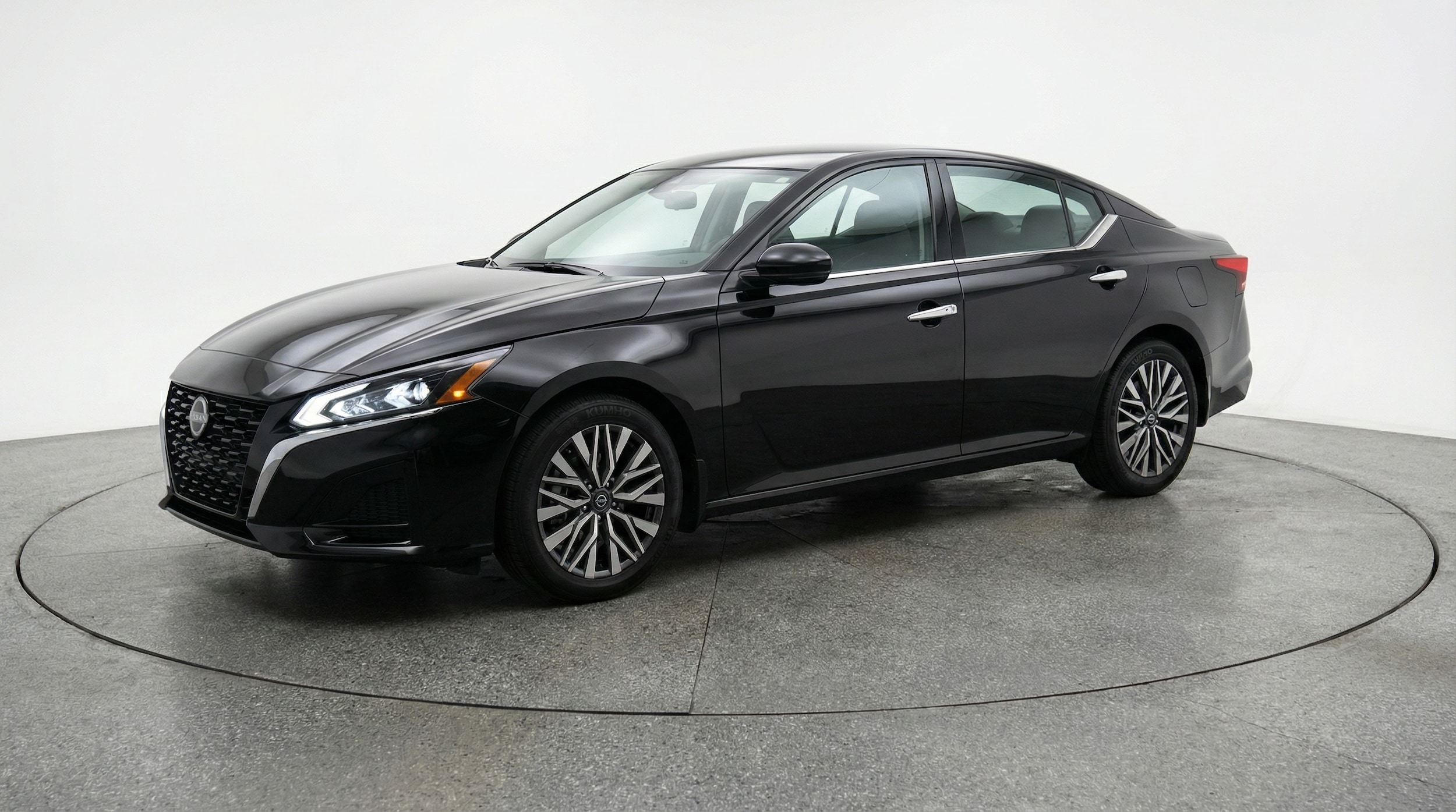 Thumbnail: 2025 Nissan Altima - 3