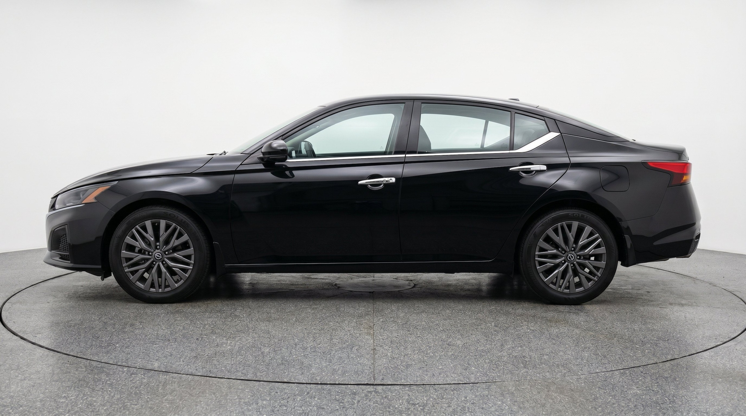 Thumbnail: 2025 Nissan Altima - 5