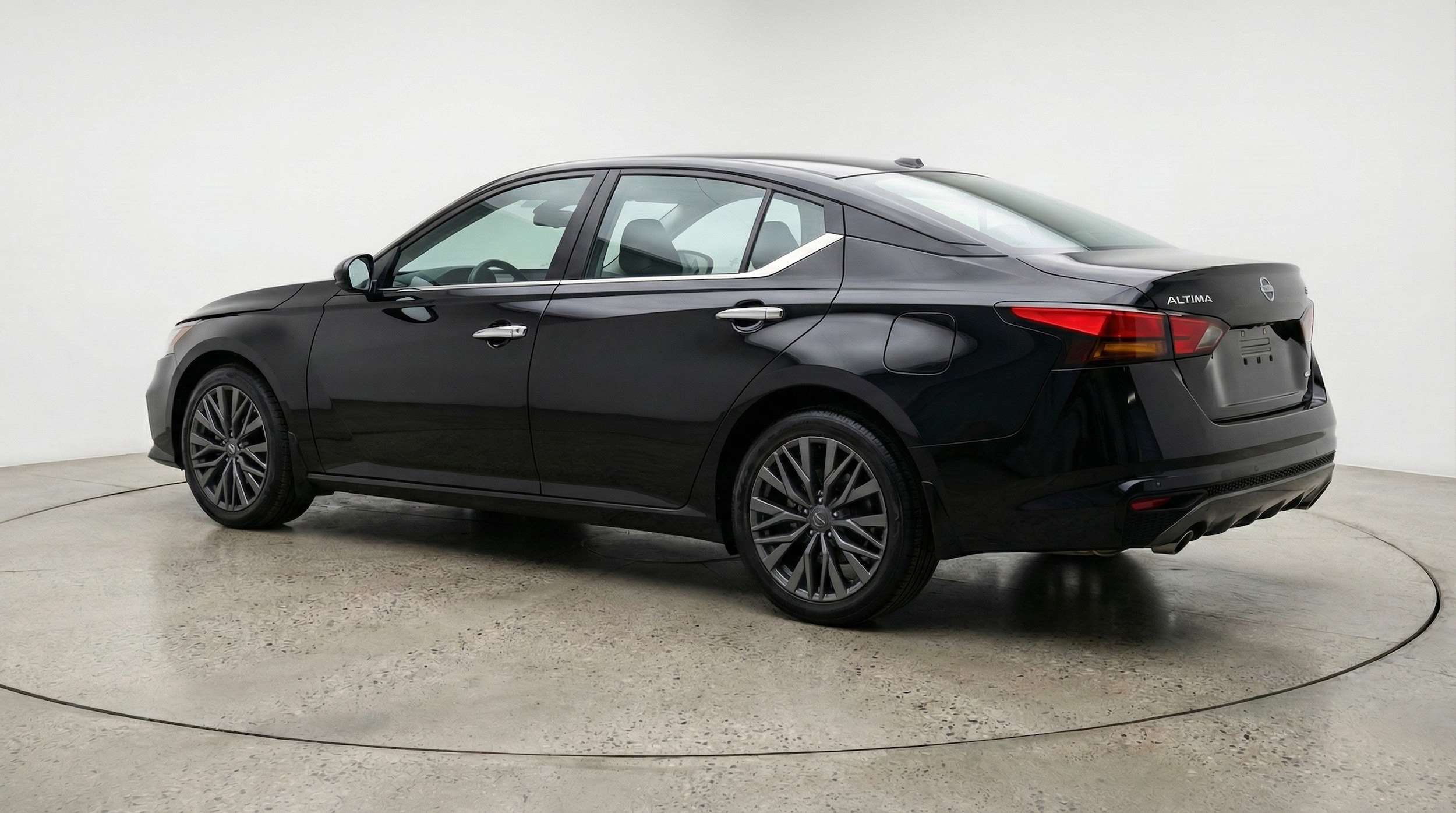 Thumbnail: 2025 Nissan Altima - 5