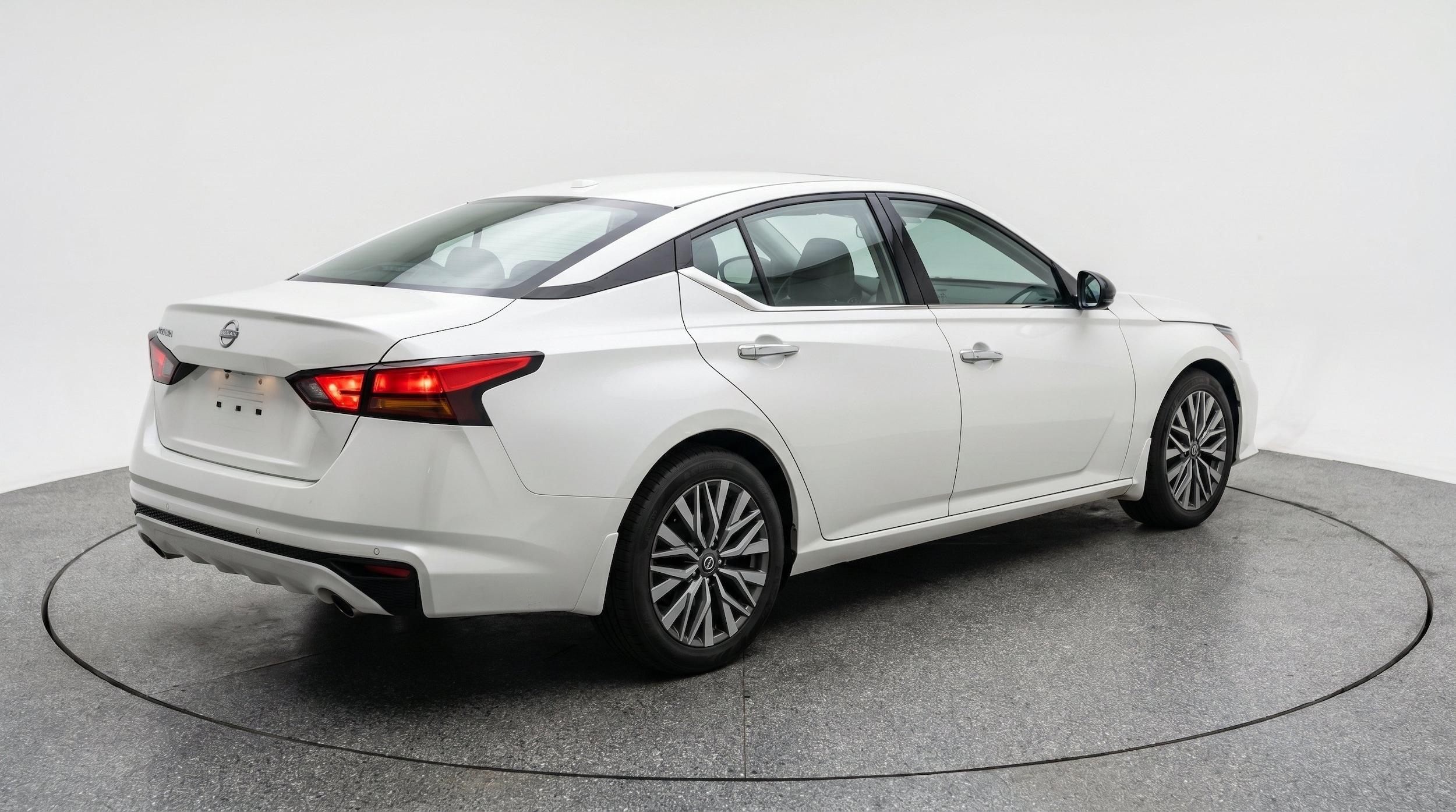 Thumbnail: 2025 Nissan Altima - 9