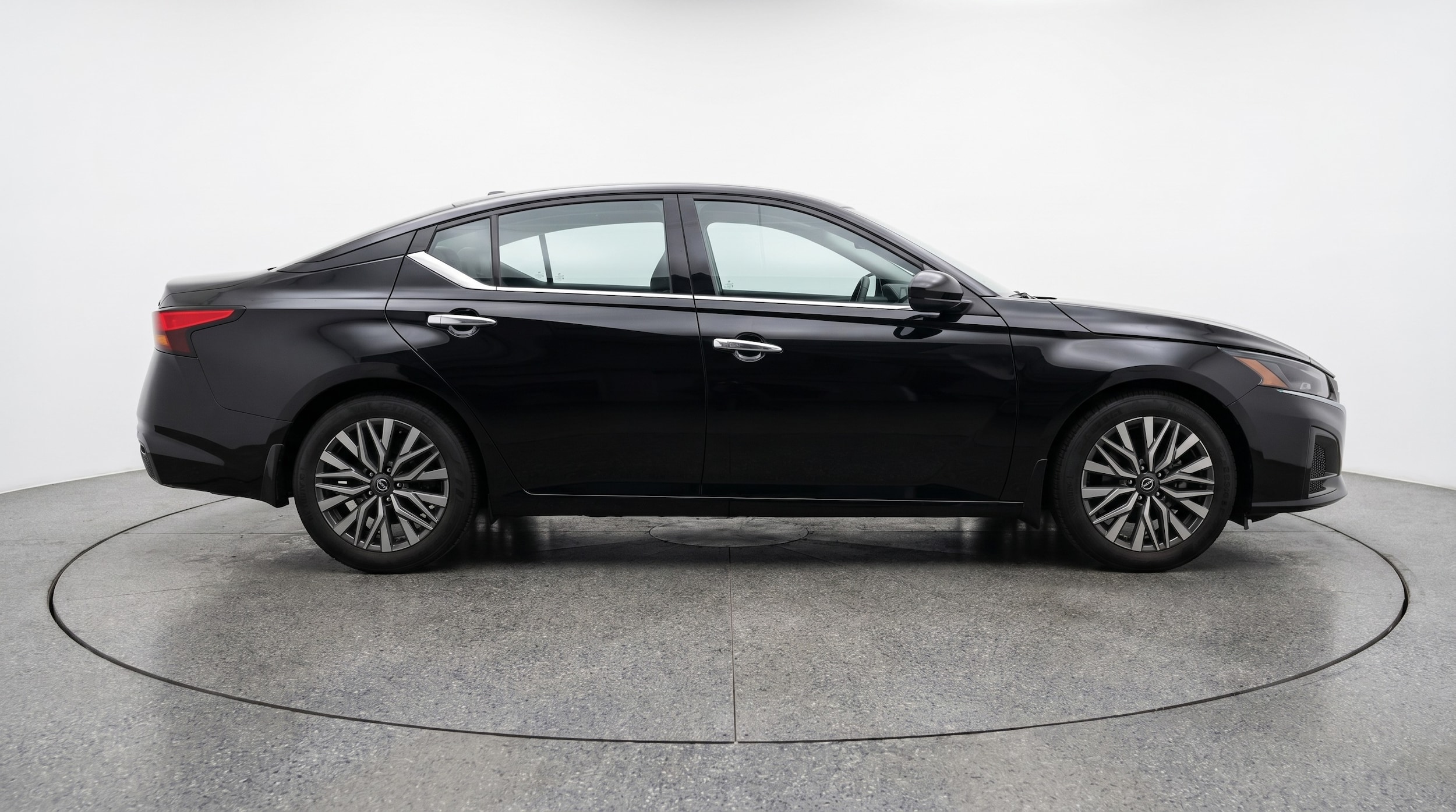 Thumbnail: 2025 Nissan Altima - 8