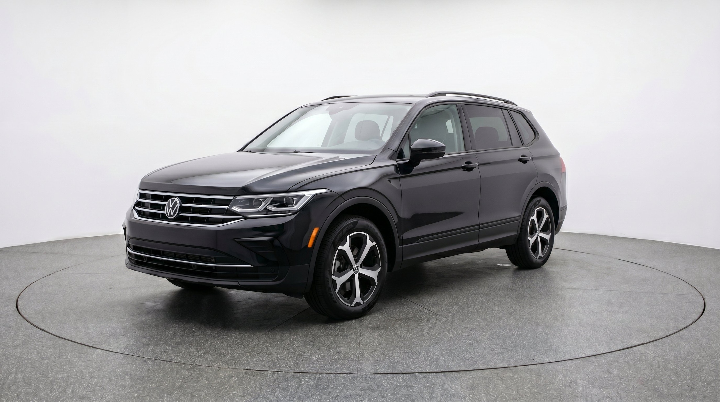 Thumbnail: 2026 Volkswagen Tiguan - 3