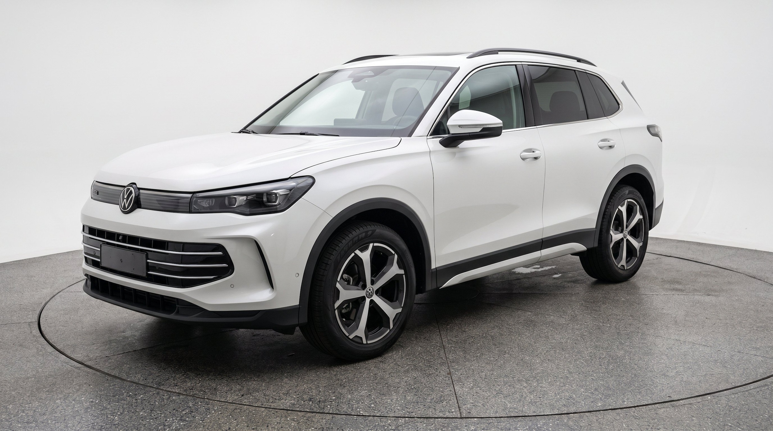 Thumbnail: 2026 Volkswagen Tiguan - 3