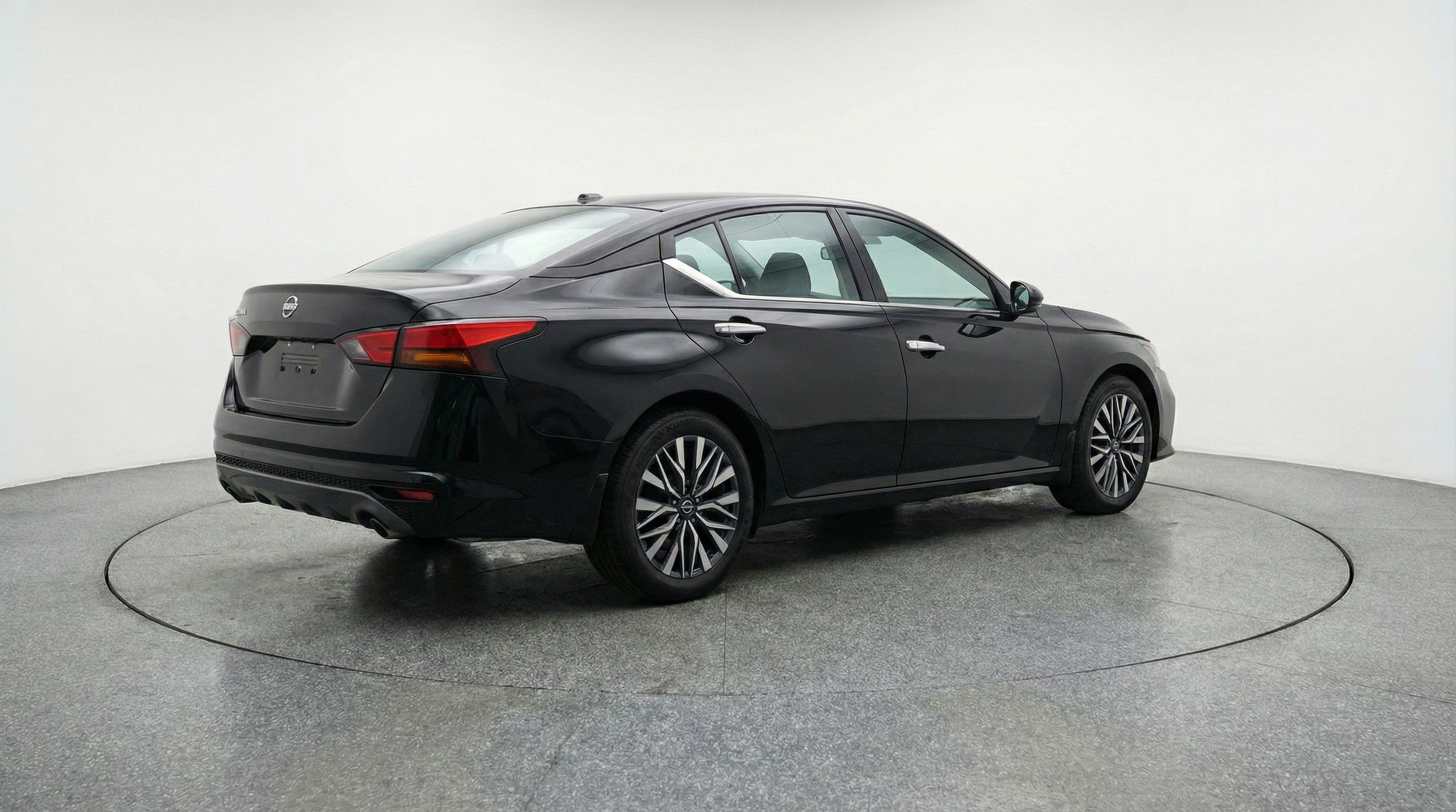 Thumbnail: 2025 Nissan Altima - 9