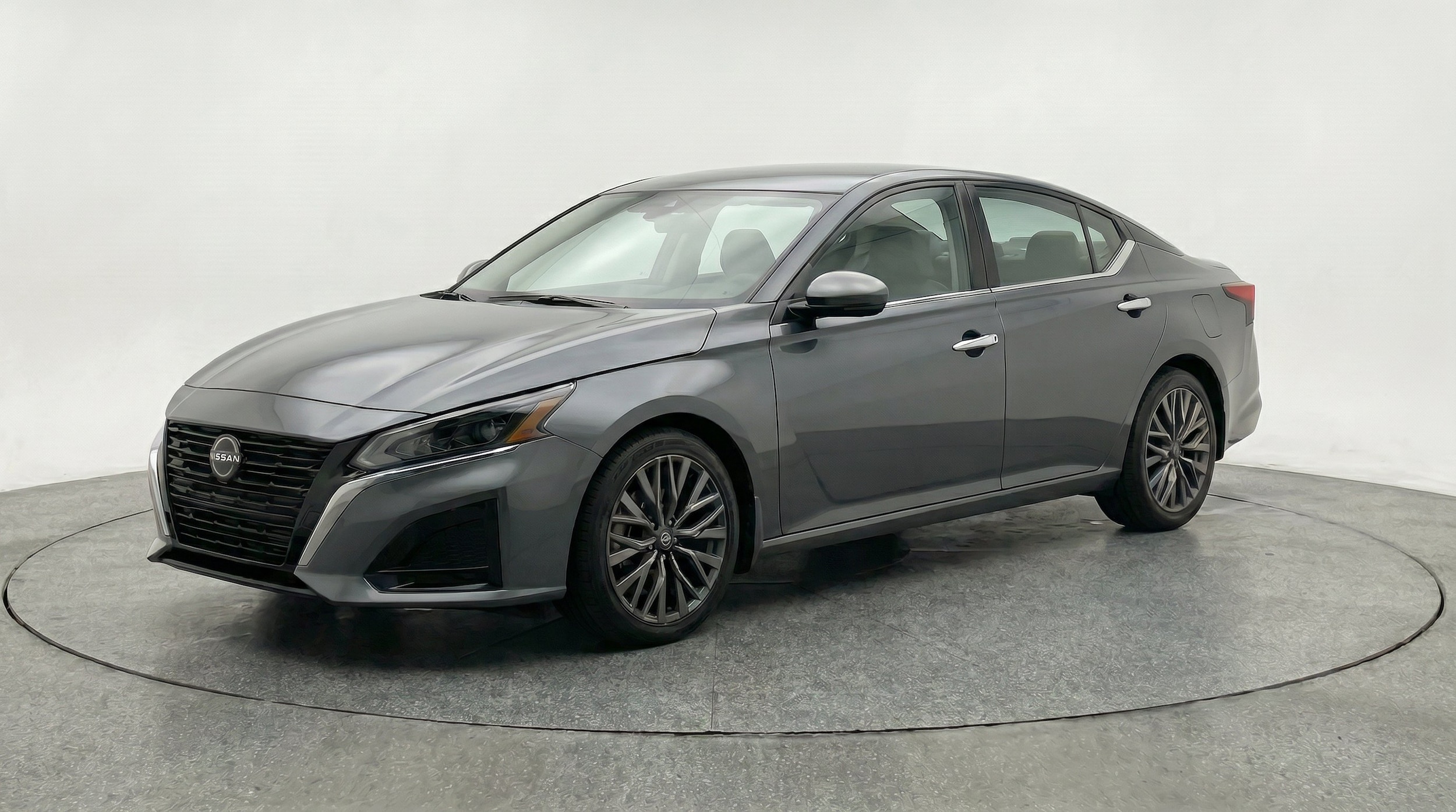 Thumbnail: 2025 Nissan Altima - 3