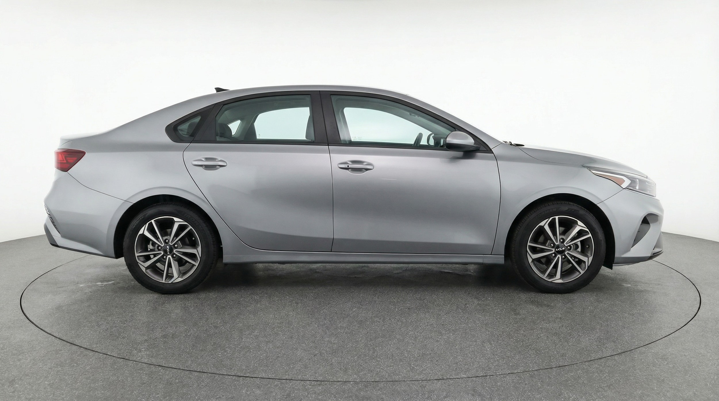 Thumbnail: 2024 Kia Forte - 8