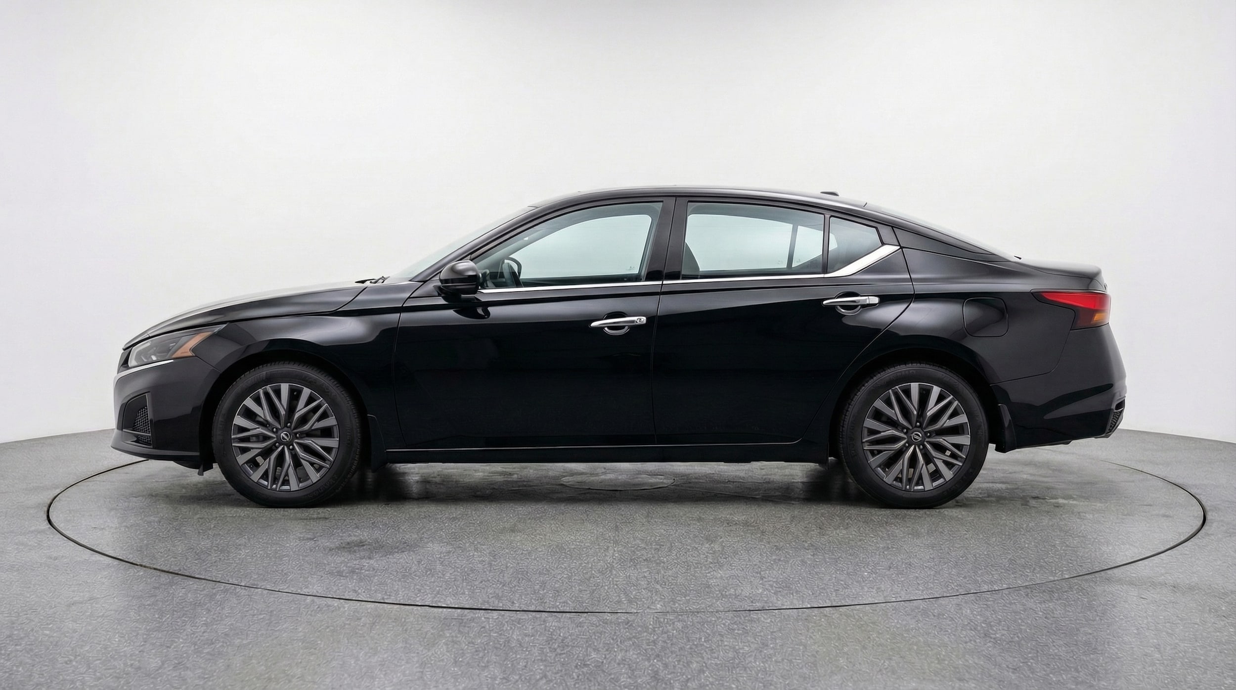 Thumbnail: 2025 Nissan Altima - 4
