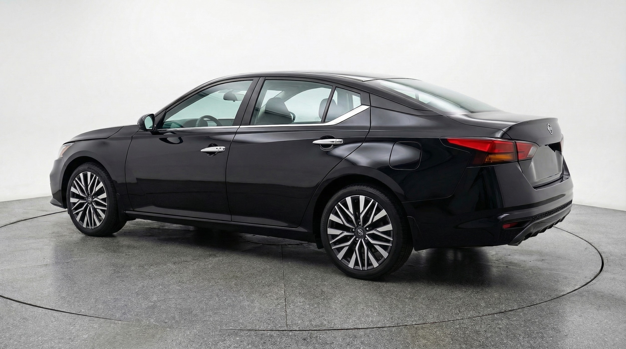 Thumbnail: 2025 Nissan Altima - 5