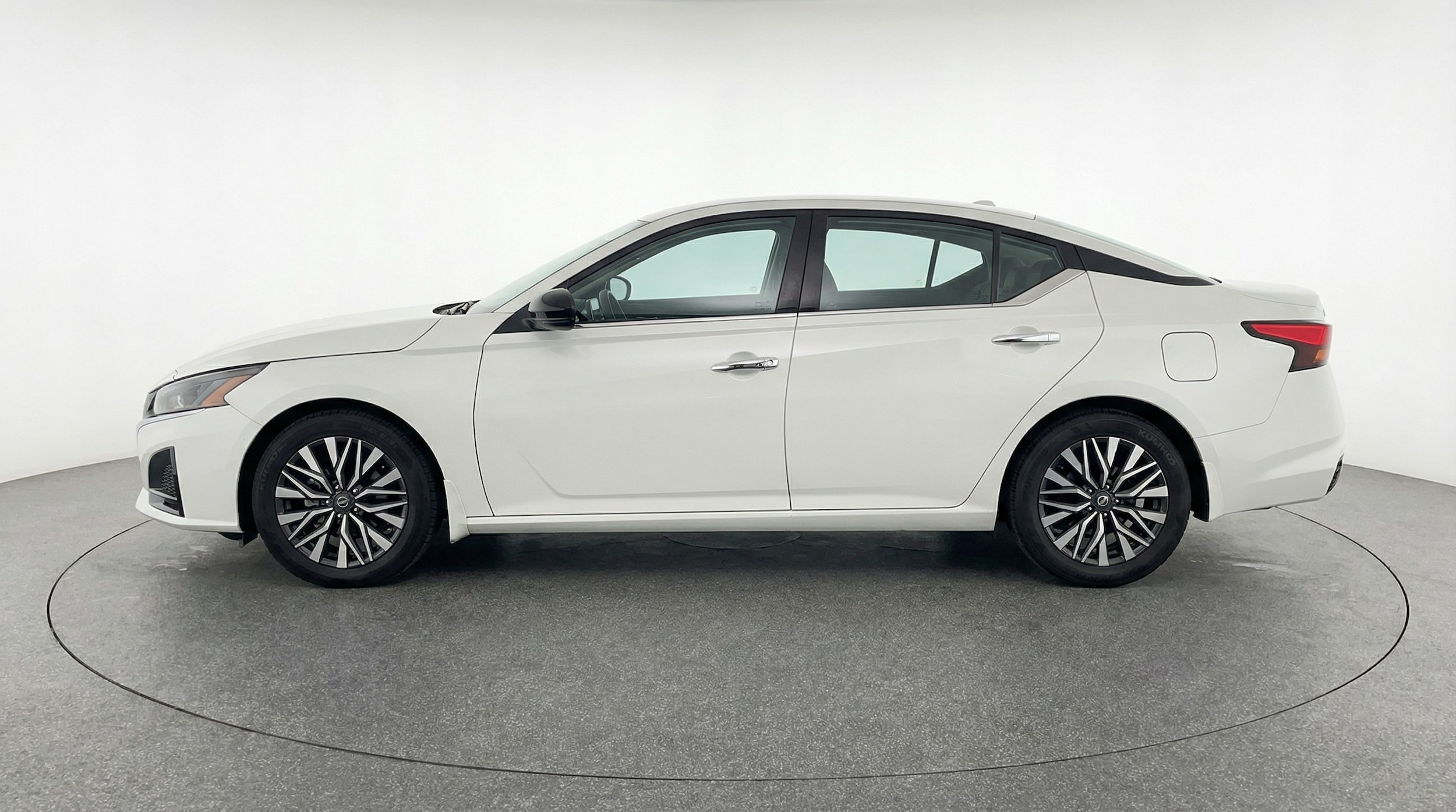 Thumbnail: 2025 Nissan Altima - 4