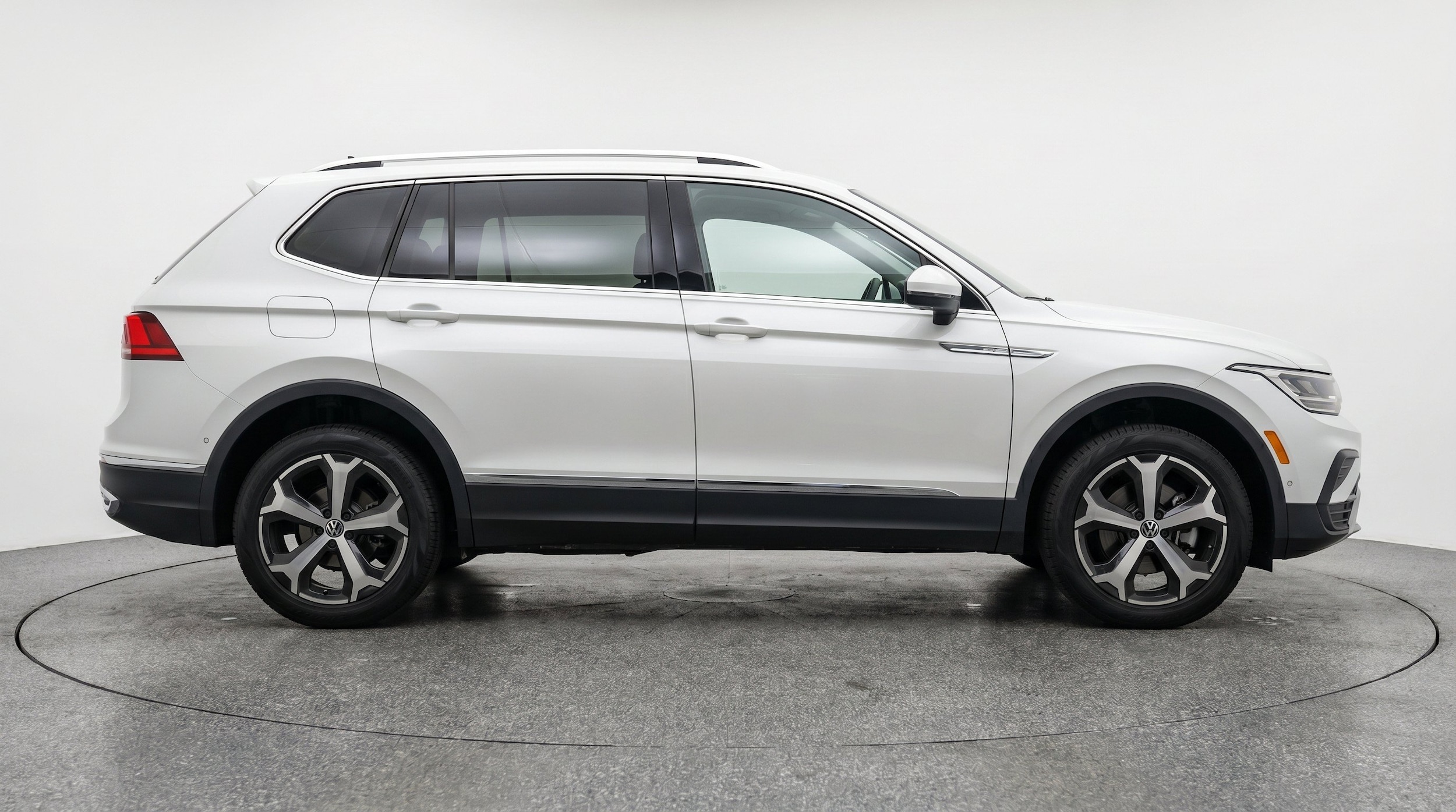 Thumbnail: 2026 Volkswagen Tiguan - 11