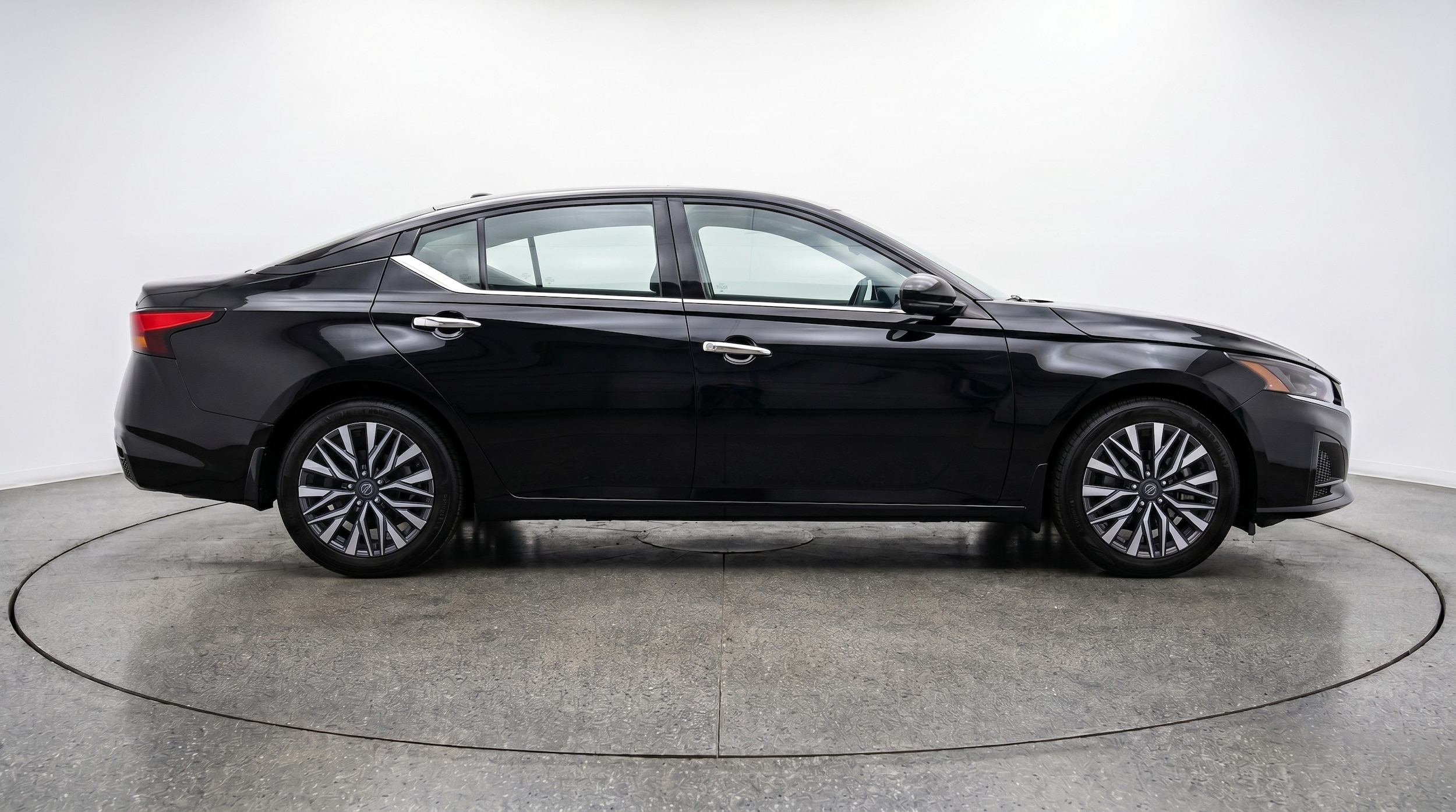 Thumbnail: 2025 Nissan Altima - 8