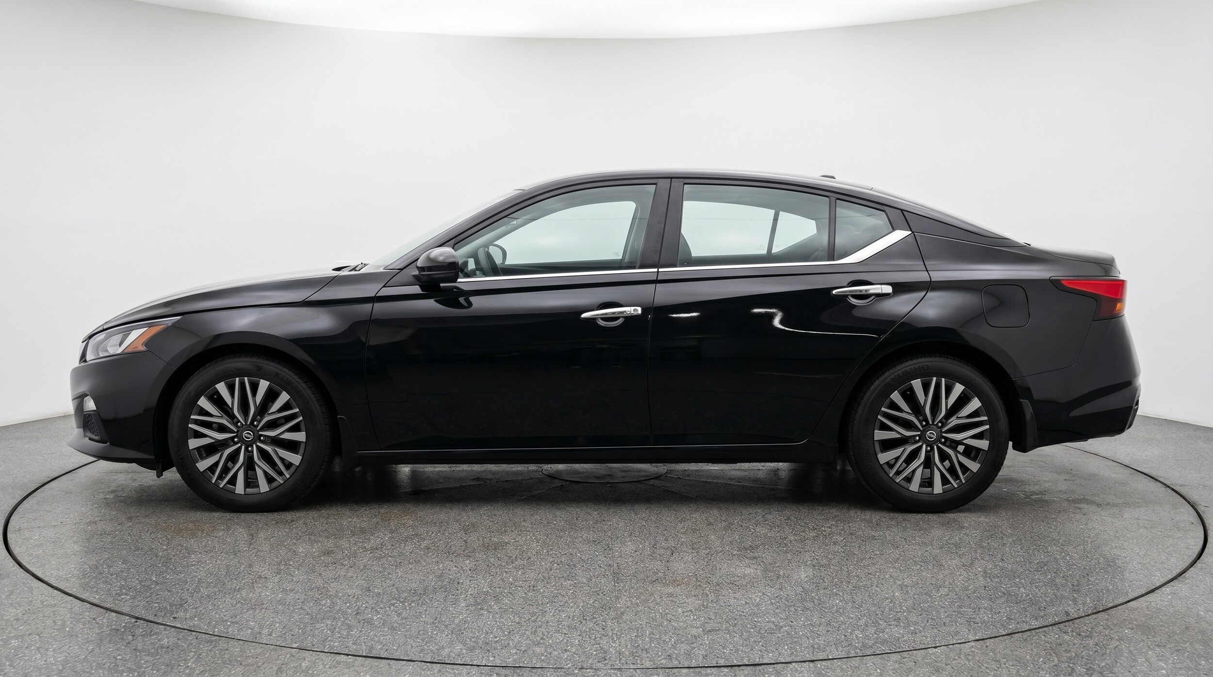 Thumbnail: 2025 Nissan Altima - 4