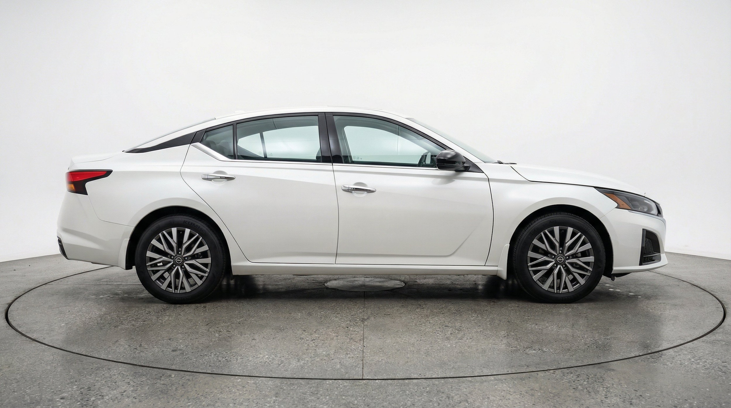 Thumbnail: 2025 Nissan Altima - 10