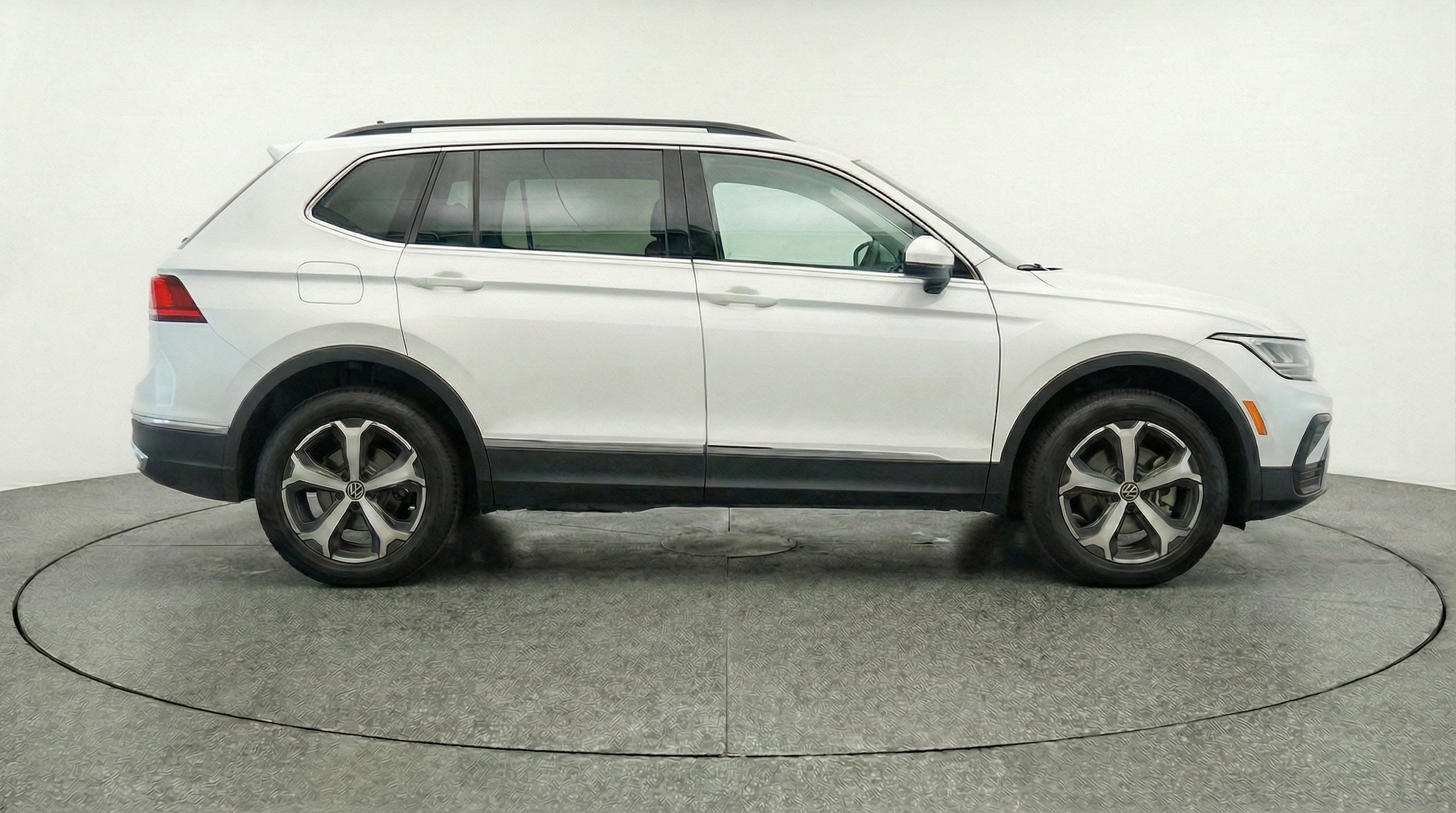 Thumbnail: 2026 Volkswagen Tiguan - 11