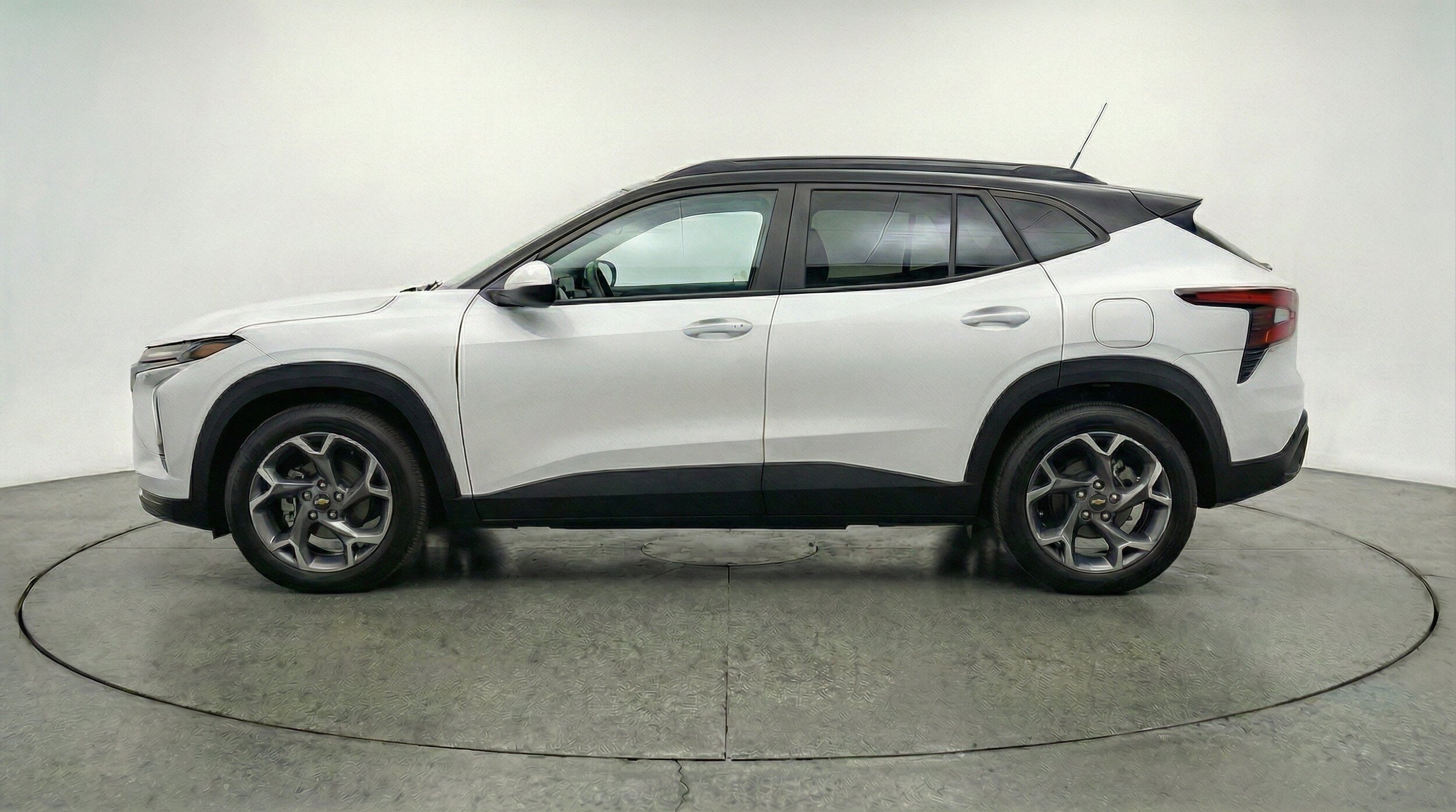 Thumbnail: 2025 Chevrolet Trax - 5