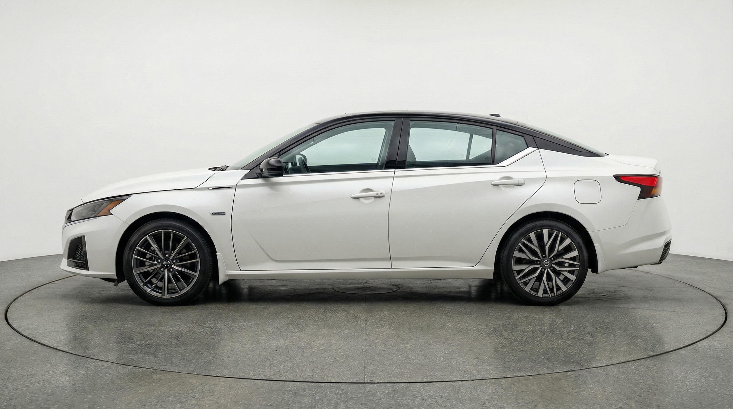 Thumbnail: 2025 Nissan Altima - 4