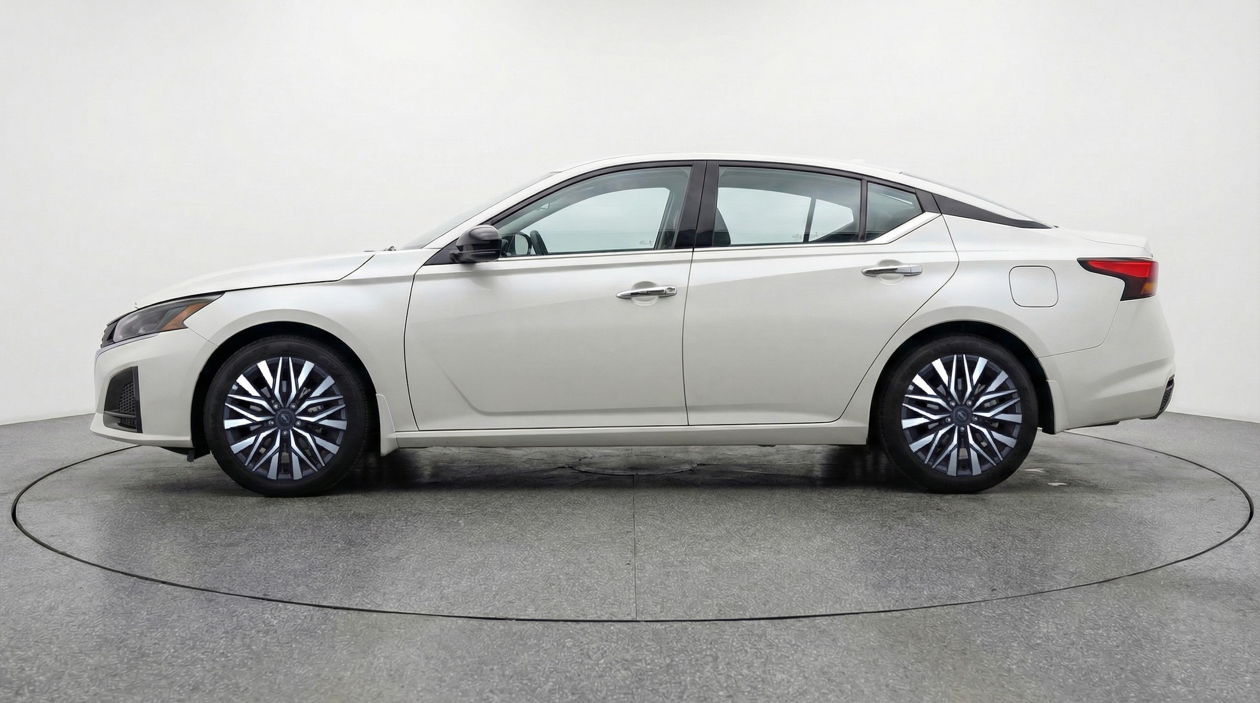 Thumbnail: 2025 Nissan Altima - 4