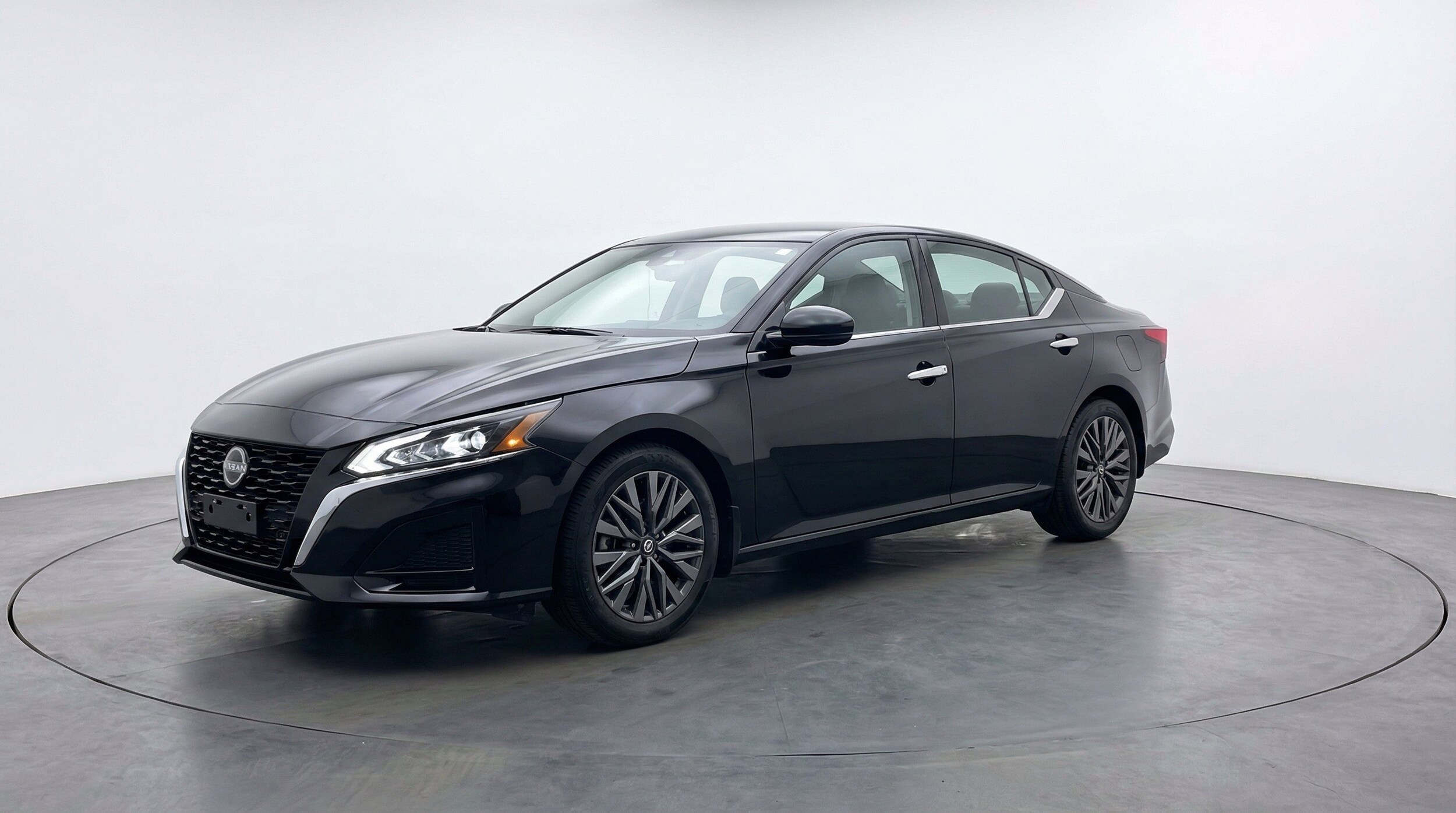 Thumbnail: 2025 Nissan Altima - 3
