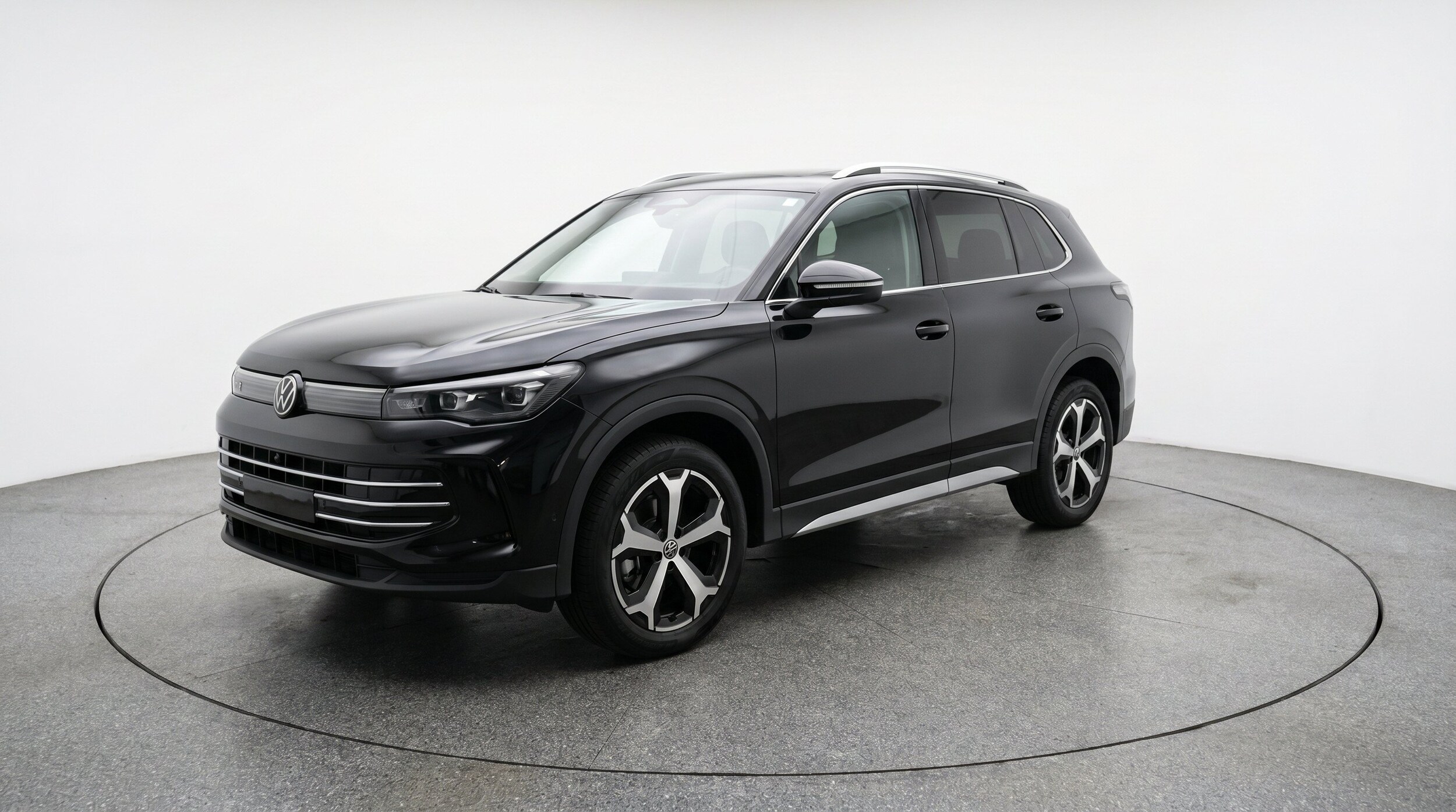 Thumbnail: 2026 Volkswagen Tiguan - 3