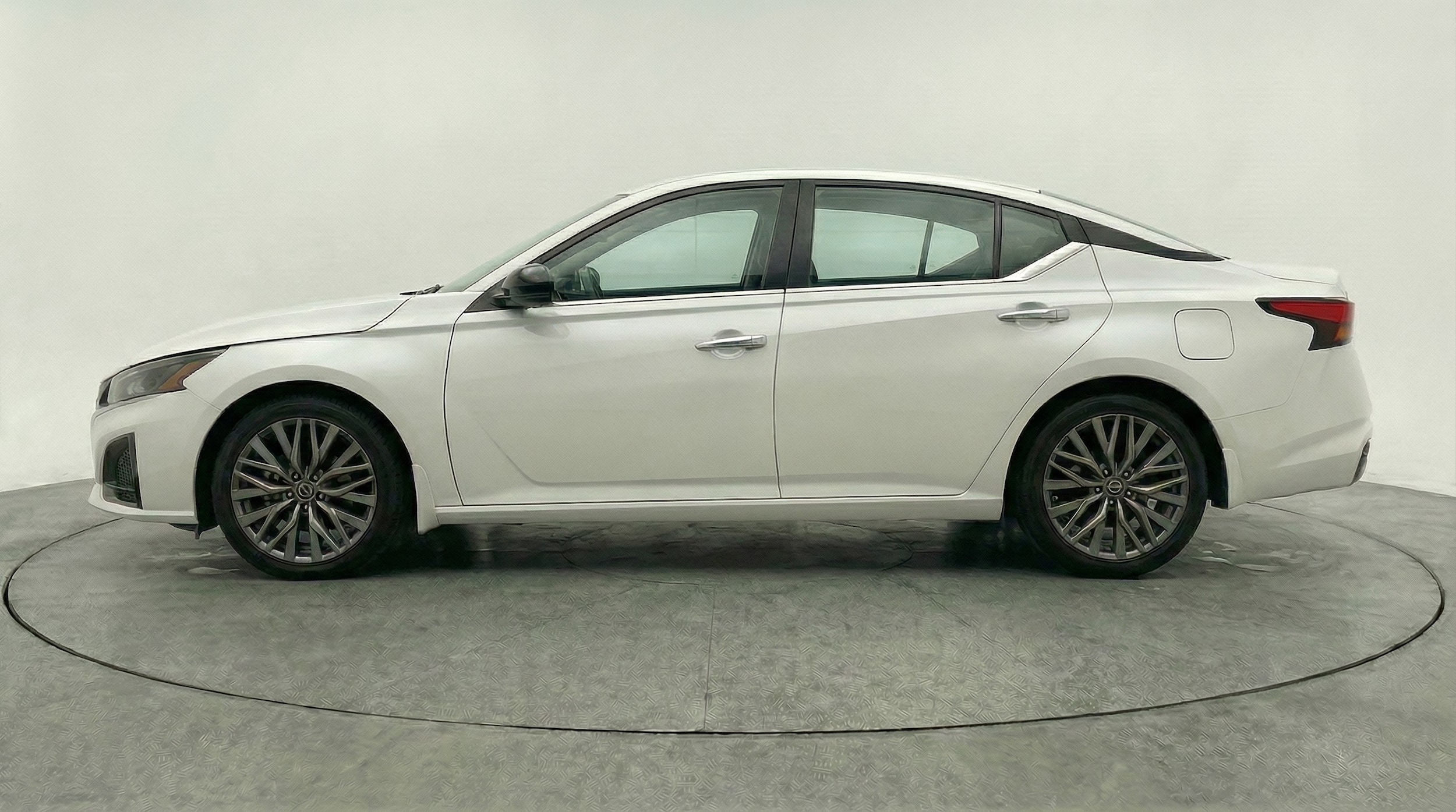 Thumbnail: 2025 Nissan Altima - 4