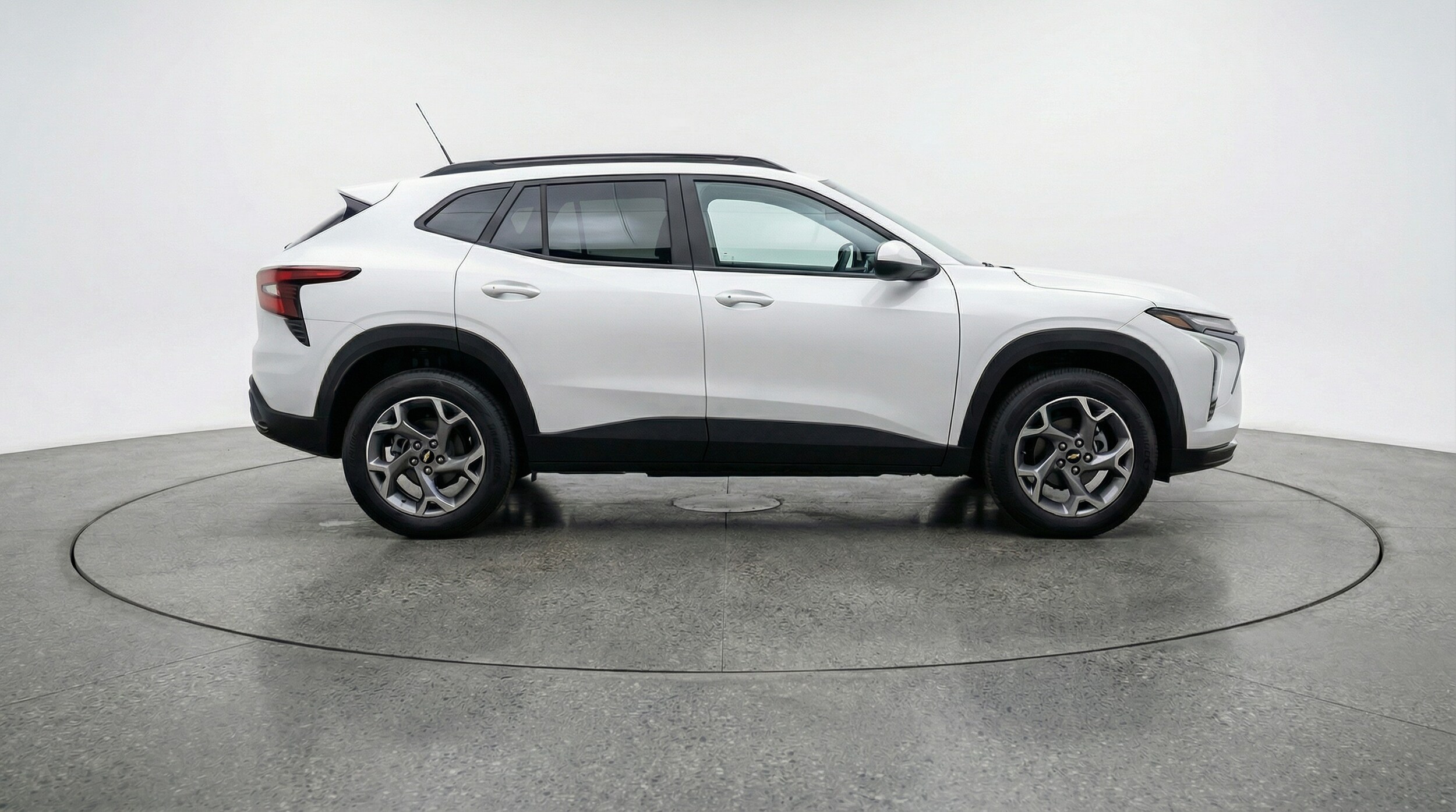 Thumbnail: 2025 Chevrolet Trax - 8