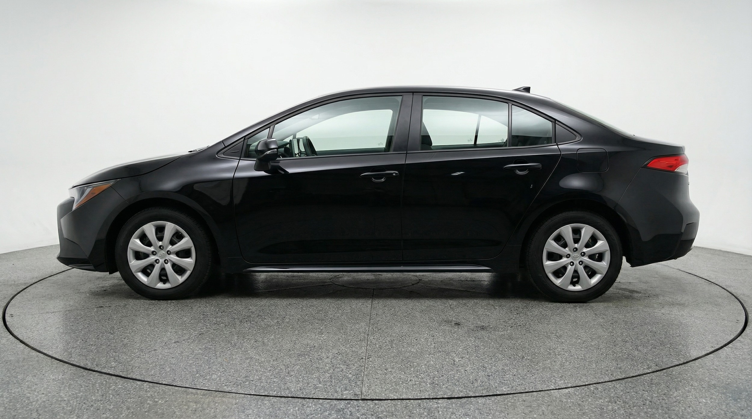 Thumbnail: 2025 Toyota Corolla - 4