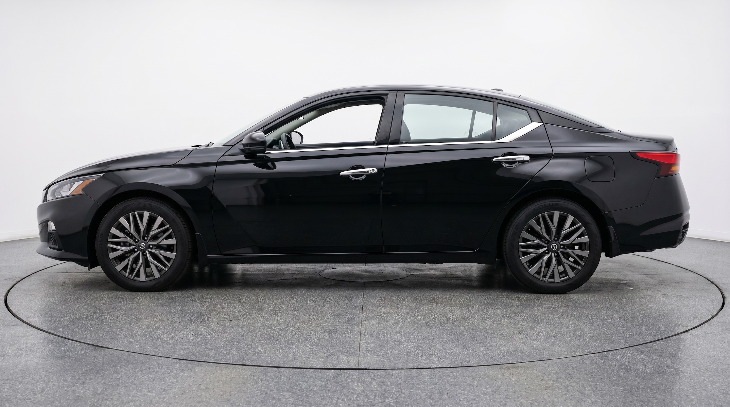 Thumbnail: 2025 Nissan Altima - 4