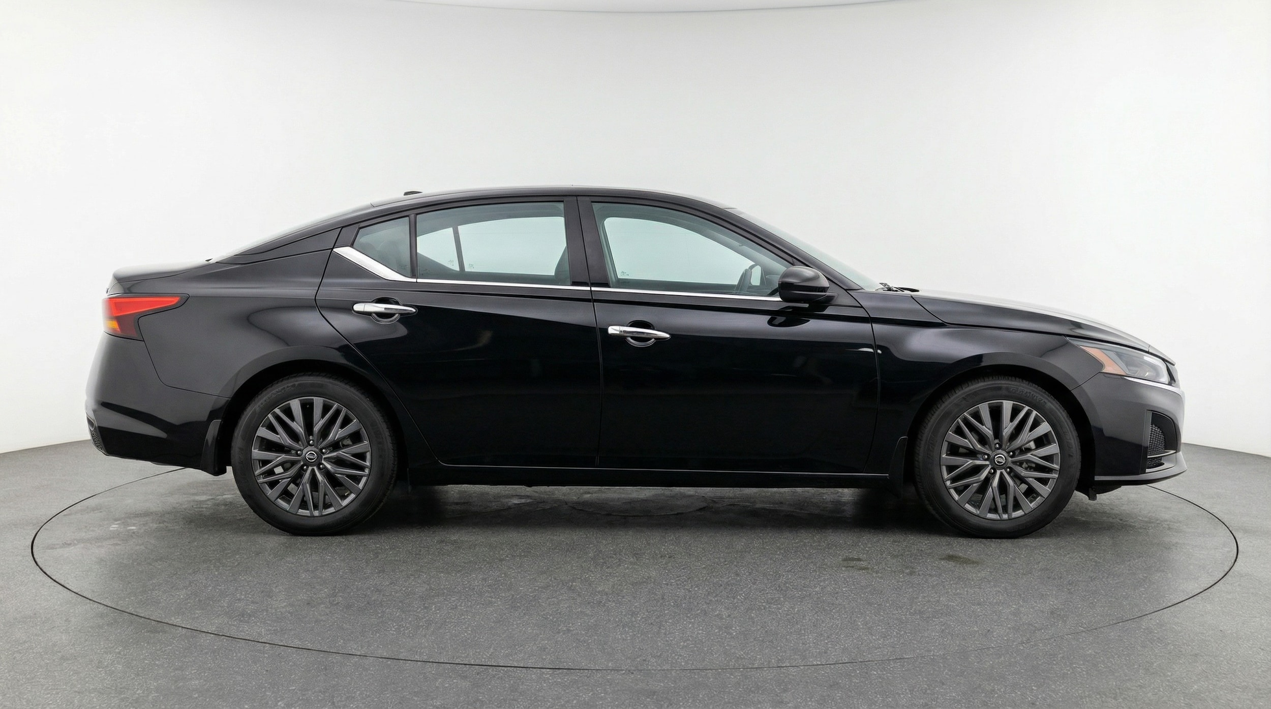 Thumbnail: 2025 Nissan Altima - 8