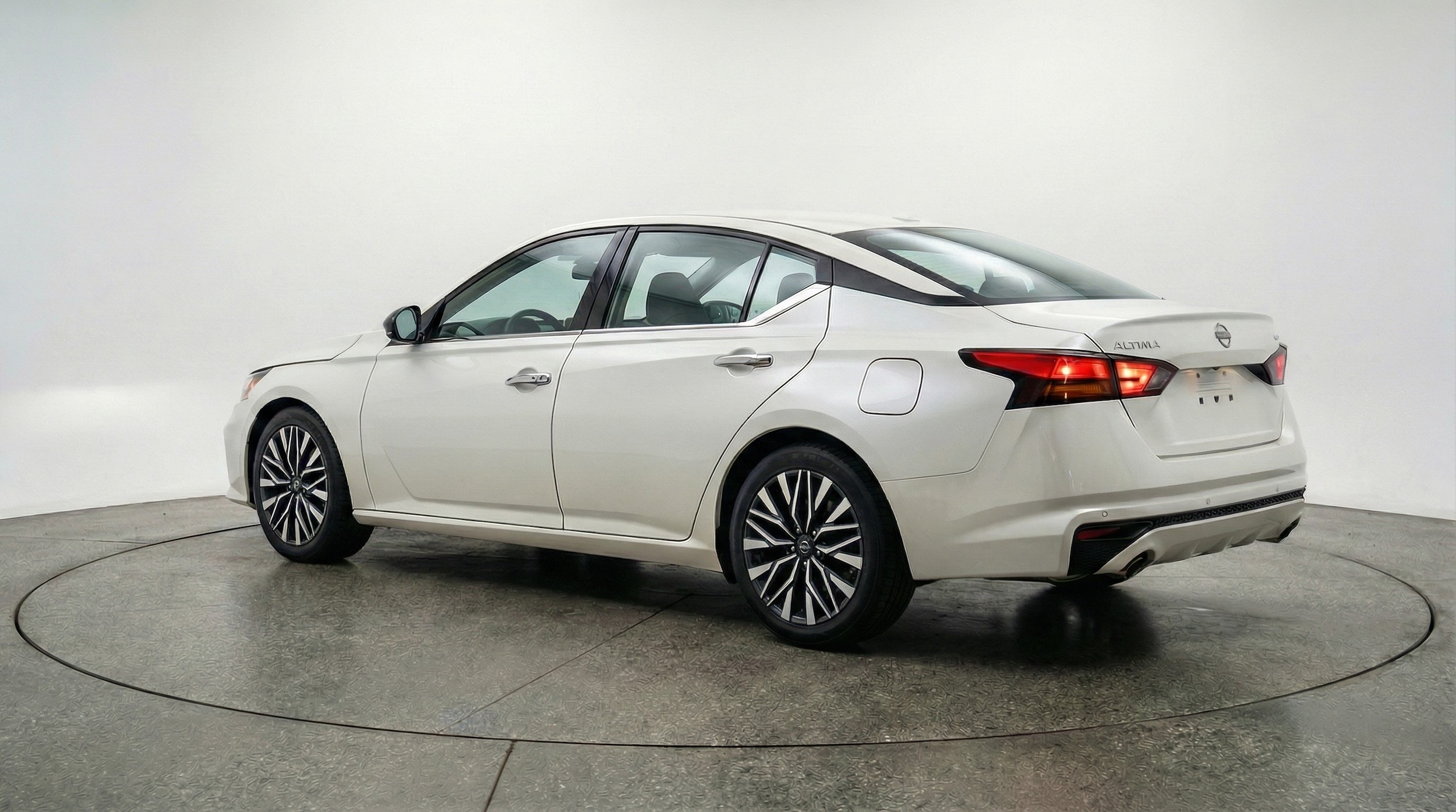 Thumbnail: 2025 Nissan Altima - 5