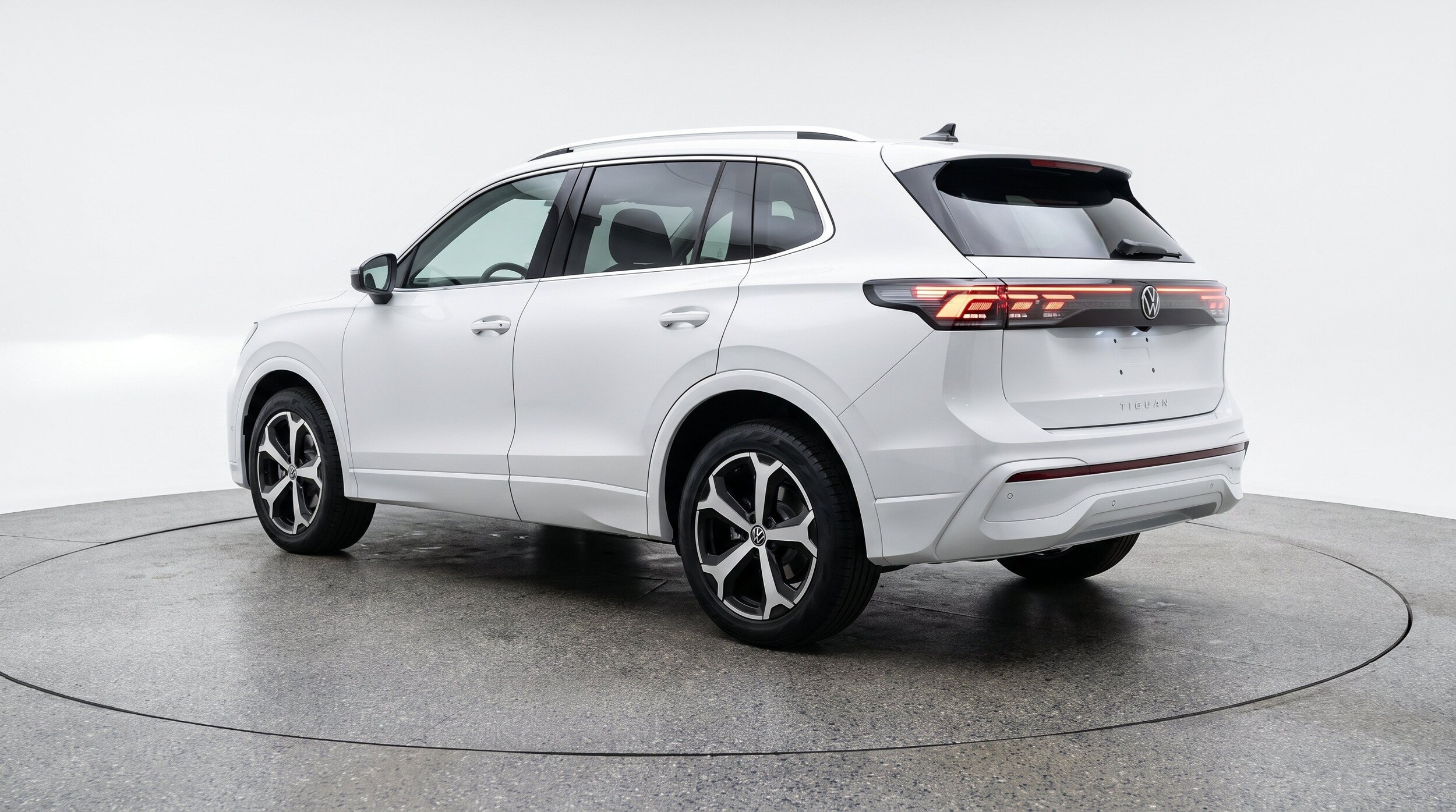 Thumbnail: 2026 Volkswagen Tiguan - 6