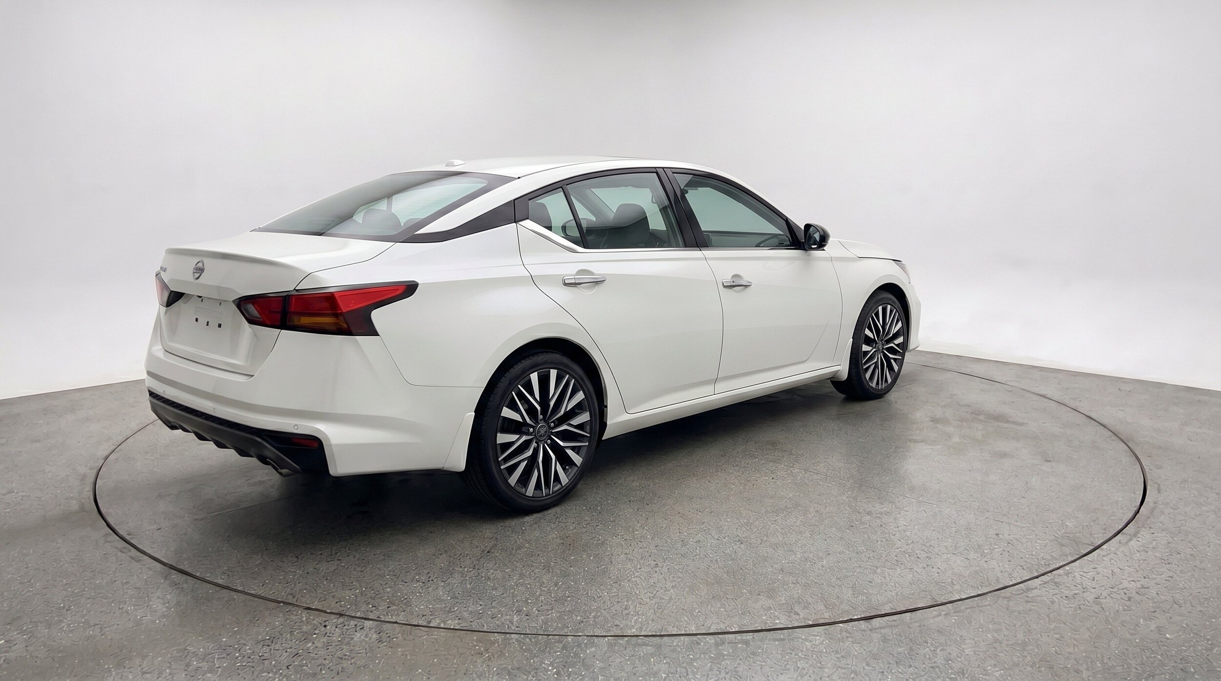 Thumbnail: 2025 Nissan Altima - 9